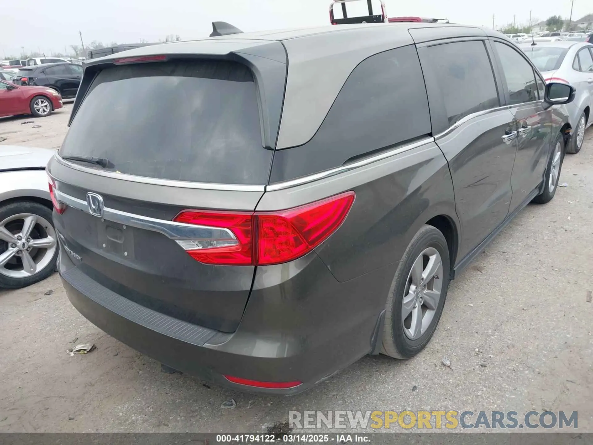4 Photograph of a damaged car 5FNRL6H57KB049802 HONDA ODYSSEY 2019