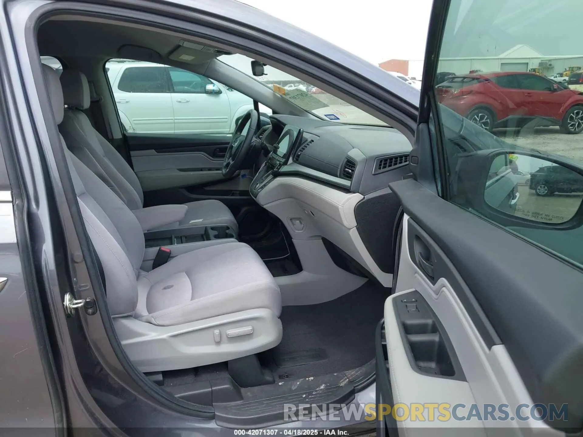 5 Photograph of a damaged car 5FNRL6H59KB101401 HONDA ODYSSEY 2019