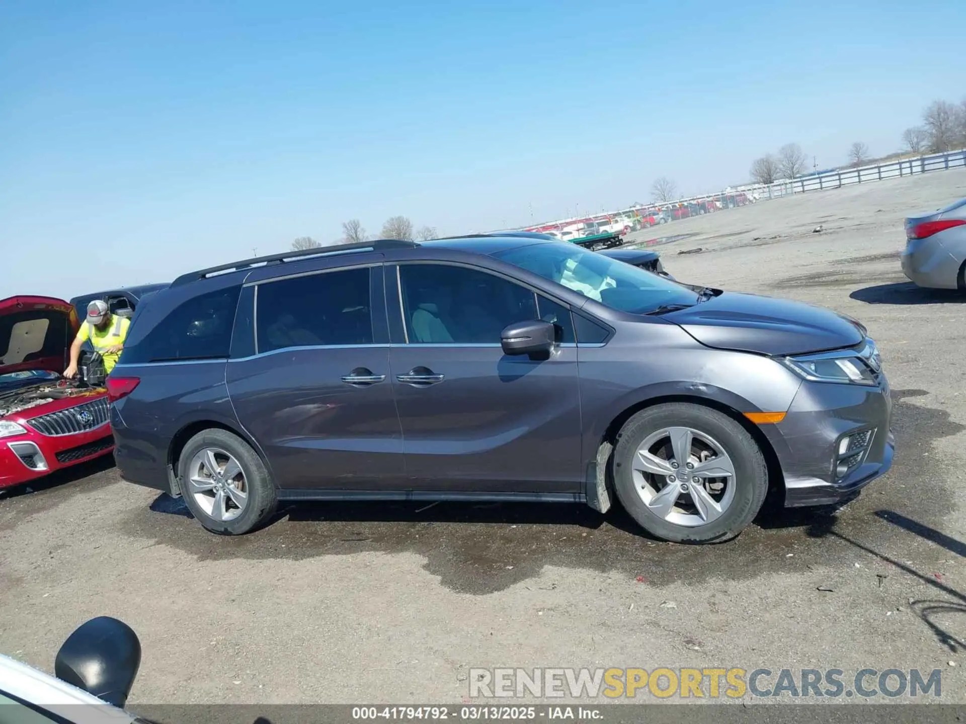 12 Photograph of a damaged car 5FNRL6H59KB131319 HONDA ODYSSEY 2019