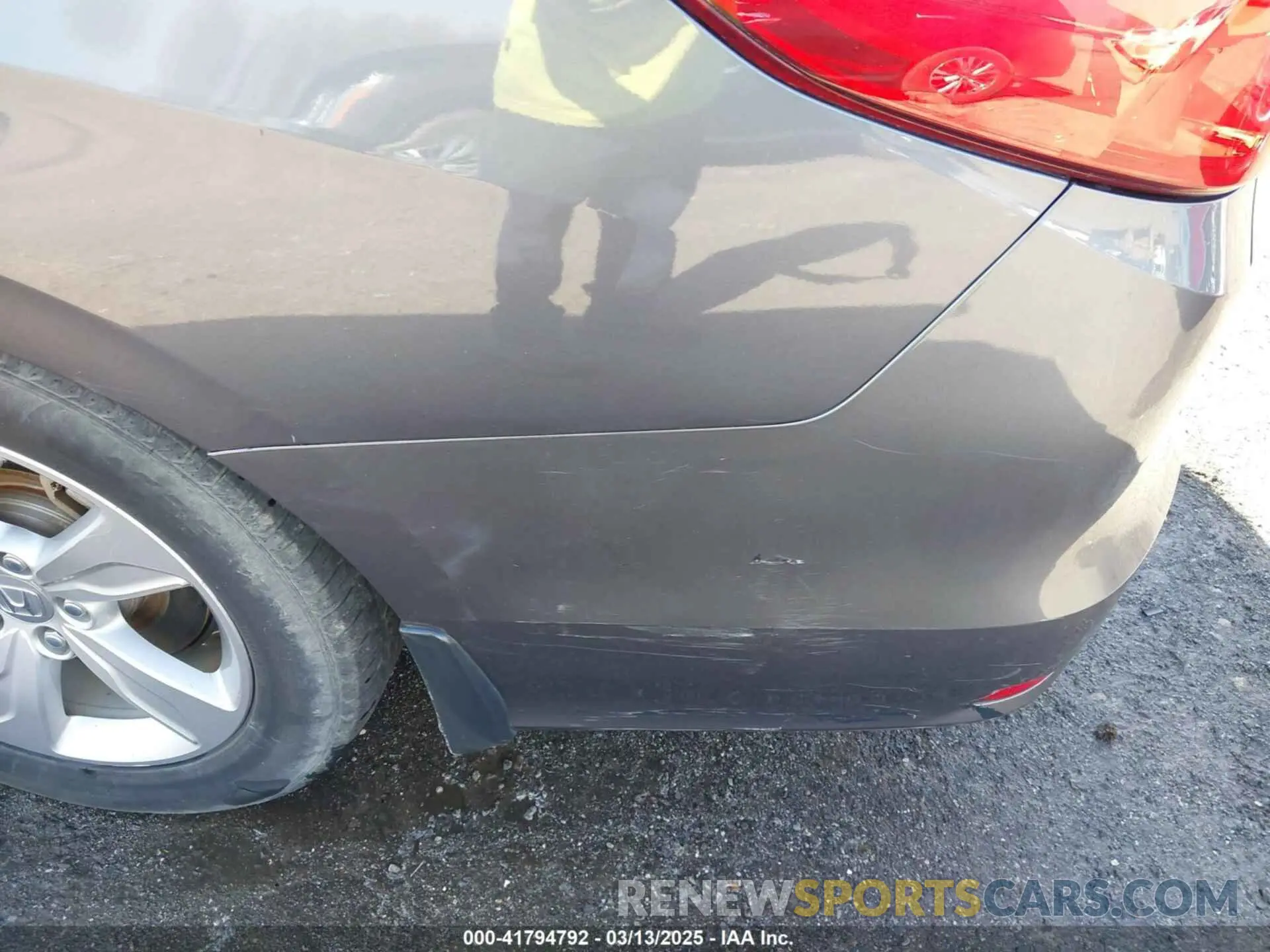 17 Photograph of a damaged car 5FNRL6H59KB131319 HONDA ODYSSEY 2019