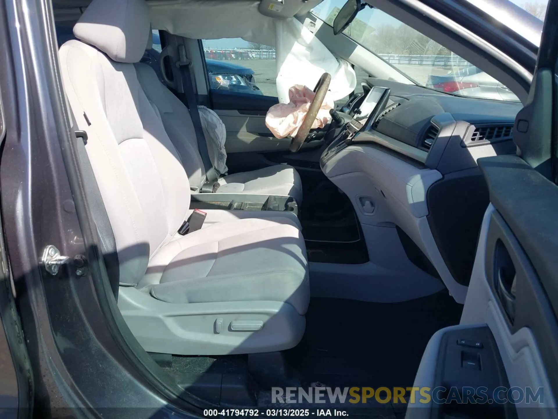 5 Photograph of a damaged car 5FNRL6H59KB131319 HONDA ODYSSEY 2019