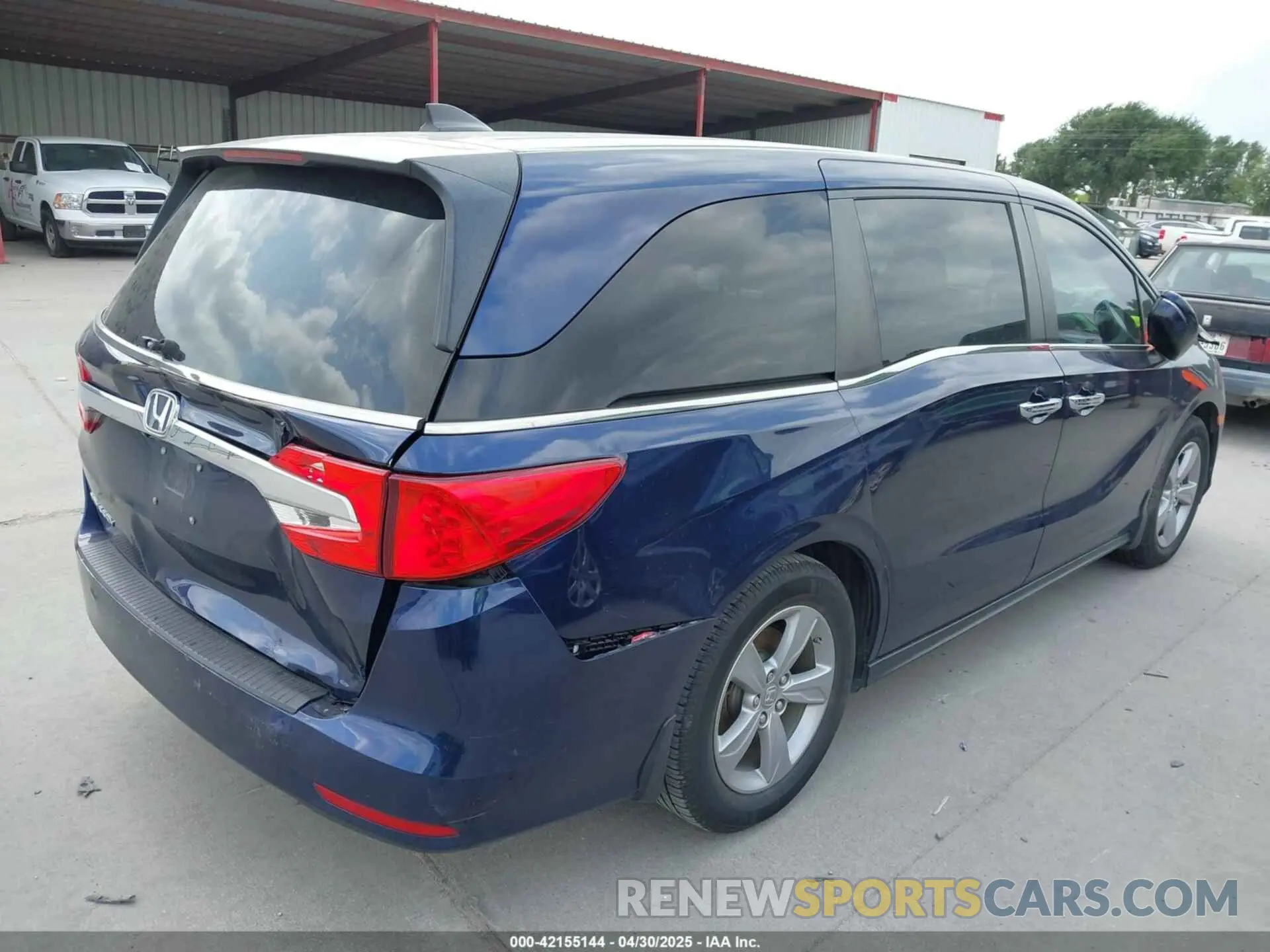 4 Photograph of a damaged car 5FNRL6H59KB135936 HONDA ODYSSEY 2019