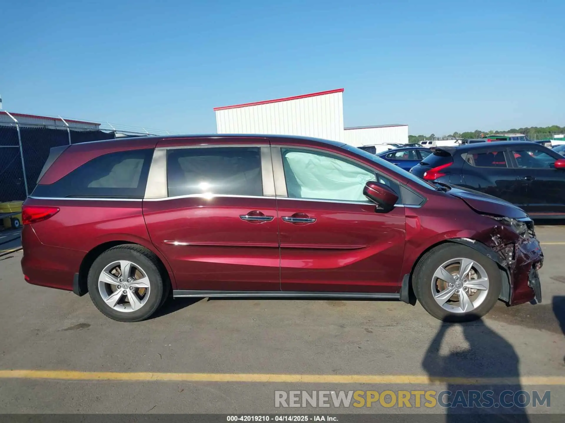 13 Photograph of a damaged car 5FNRL6H5XKB125738 HONDA ODYSSEY 2019
