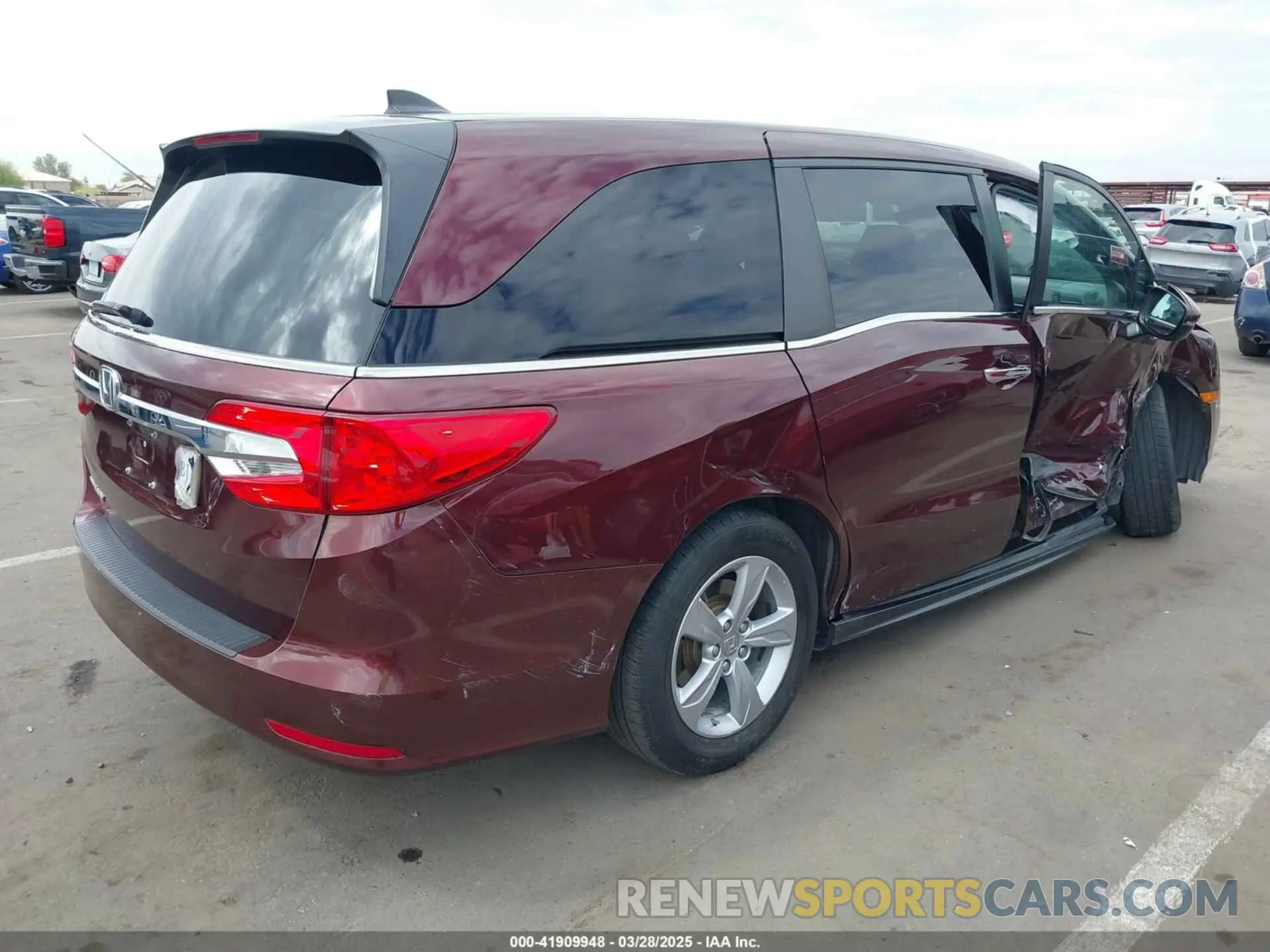 4 Photograph of a damaged car 5FNRL6H70KB090824 HONDA ODYSSEY 2019