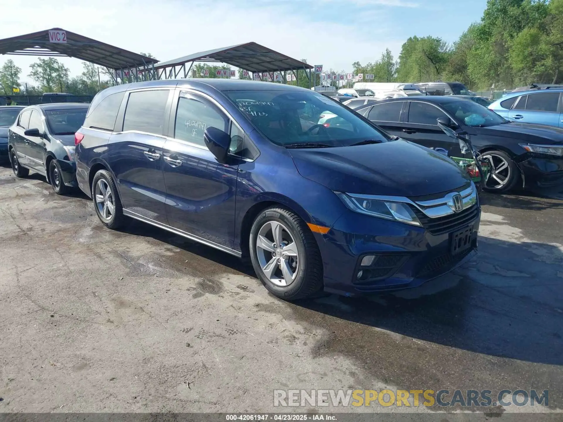 1 Photograph of a damaged car 5FNRL6H71KB004694 HONDA ODYSSEY 2019