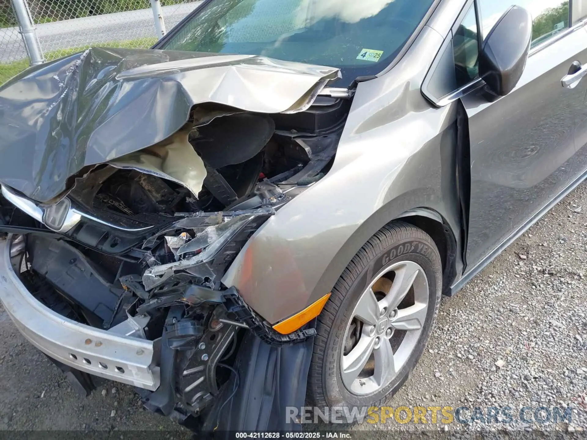 17 Photograph of a damaged car 5FNRL6H71KB019129 HONDA ODYSSEY 2019