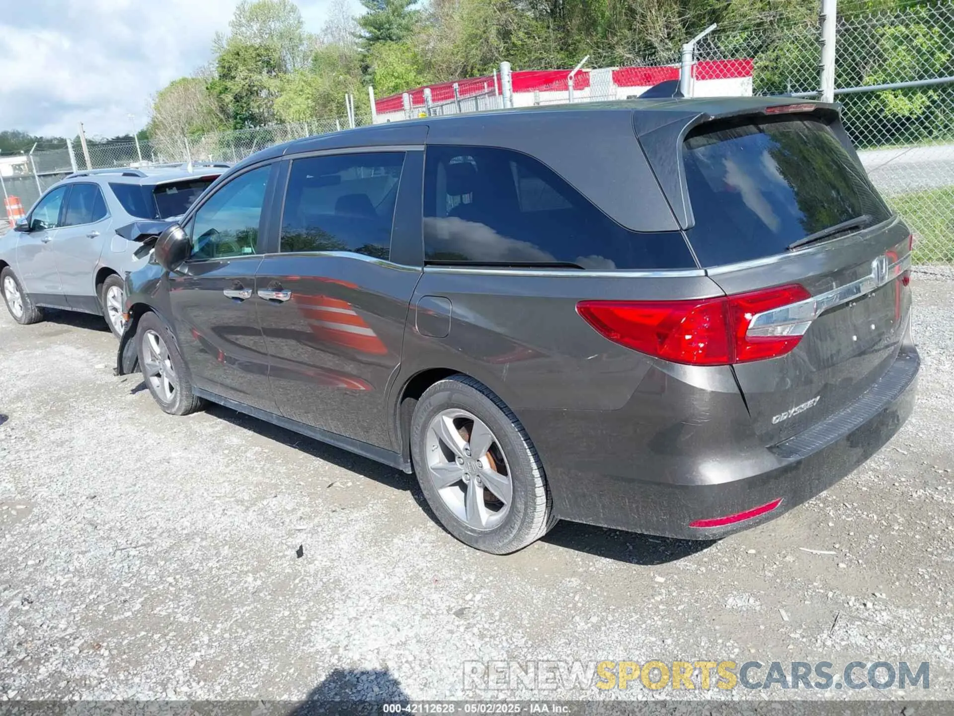 3 Photograph of a damaged car 5FNRL6H71KB019129 HONDA ODYSSEY 2019