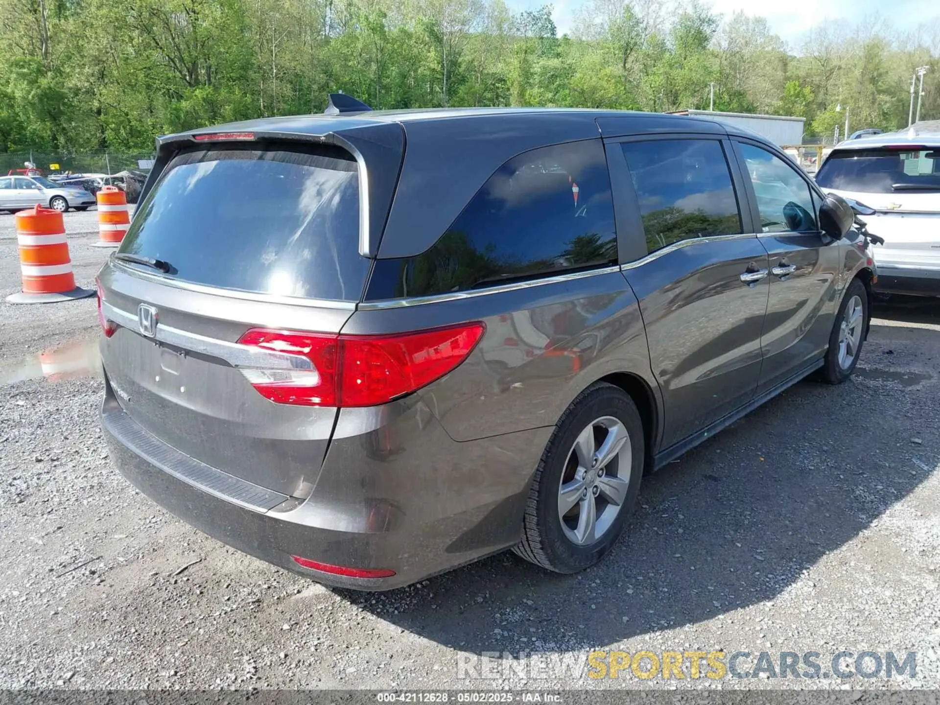 4 Photograph of a damaged car 5FNRL6H71KB019129 HONDA ODYSSEY 2019