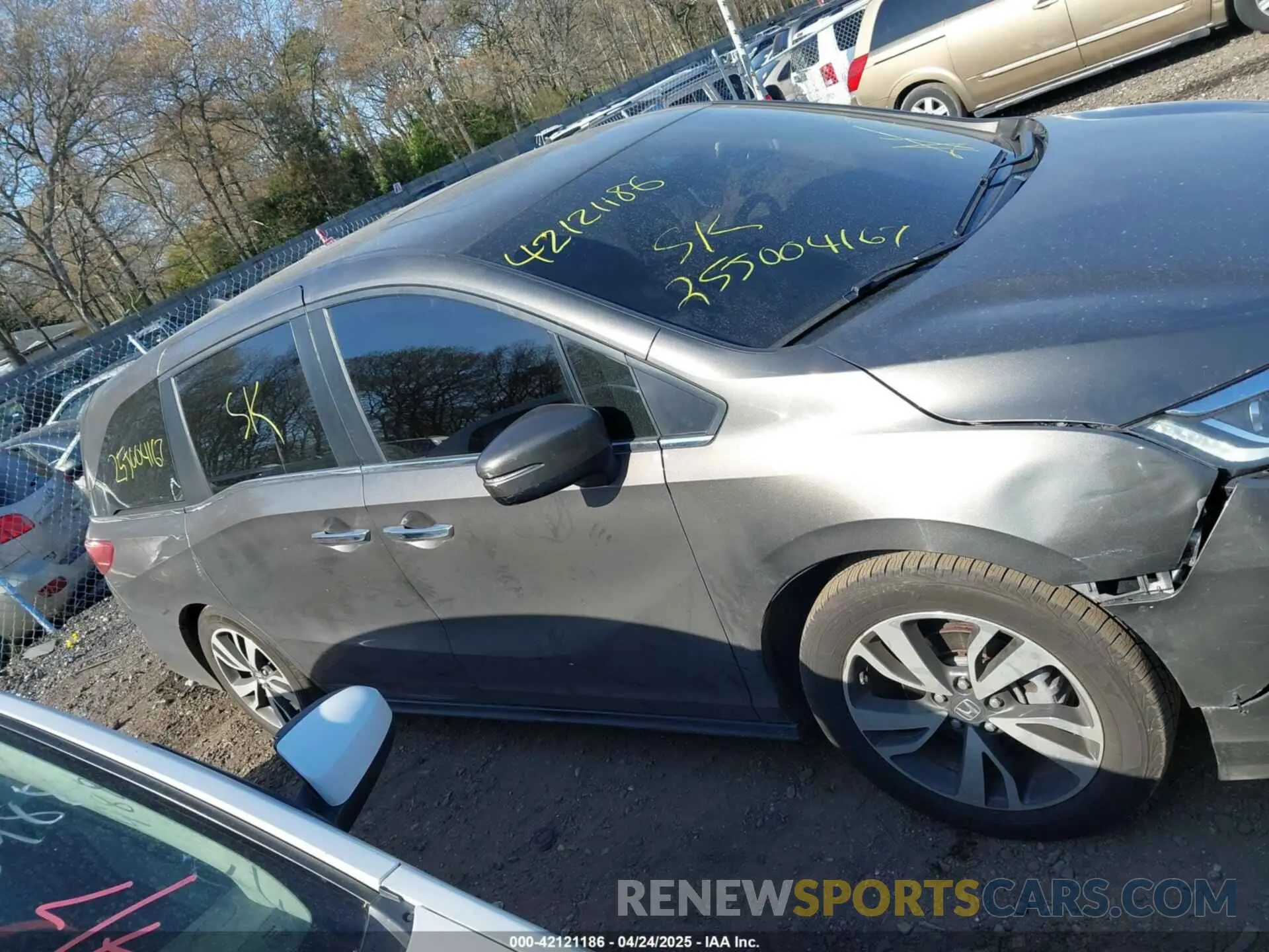 13 Photograph of a damaged car 5FNRL6H71KB035959 HONDA ODYSSEY 2019