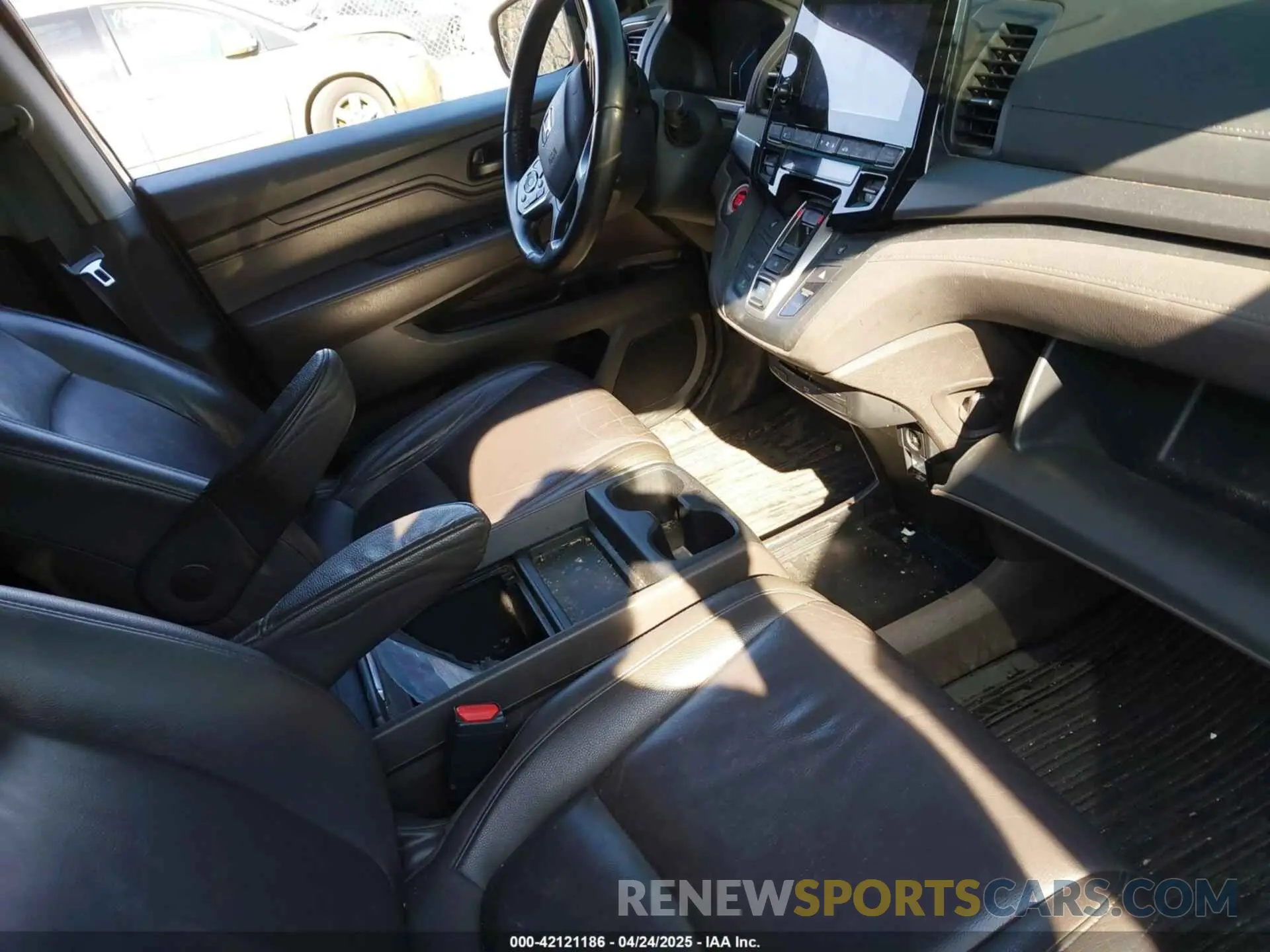 5 Photograph of a damaged car 5FNRL6H71KB035959 HONDA ODYSSEY 2019