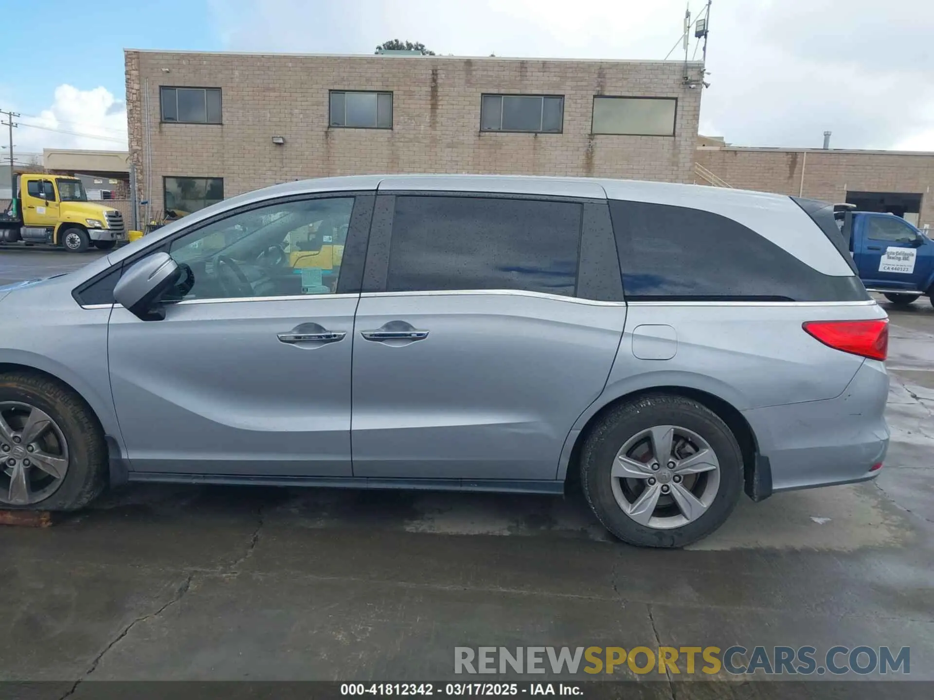 14 Photograph of a damaged car 5FNRL6H71KB043172 HONDA ODYSSEY 2019