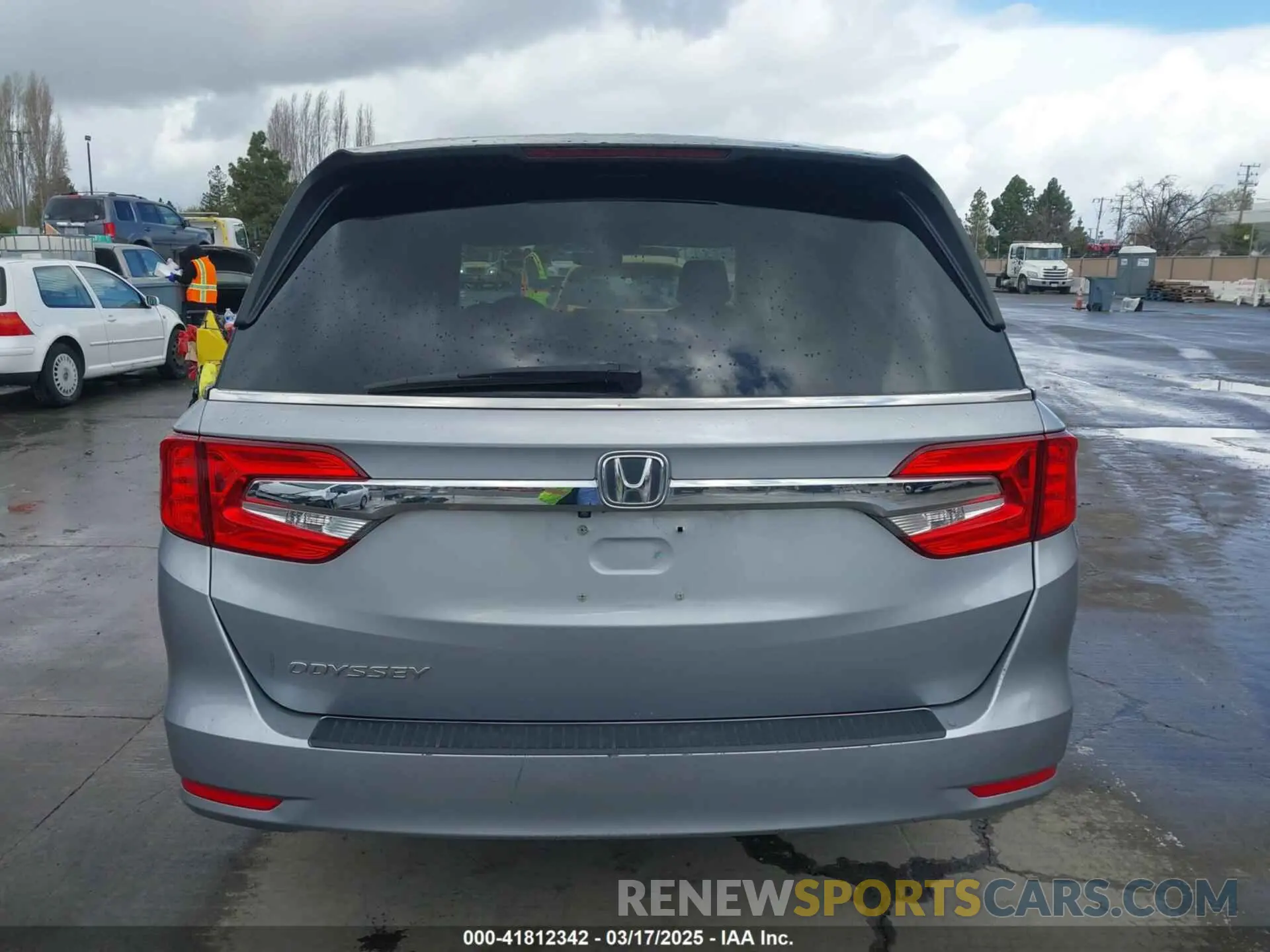 16 Photograph of a damaged car 5FNRL6H71KB043172 HONDA ODYSSEY 2019