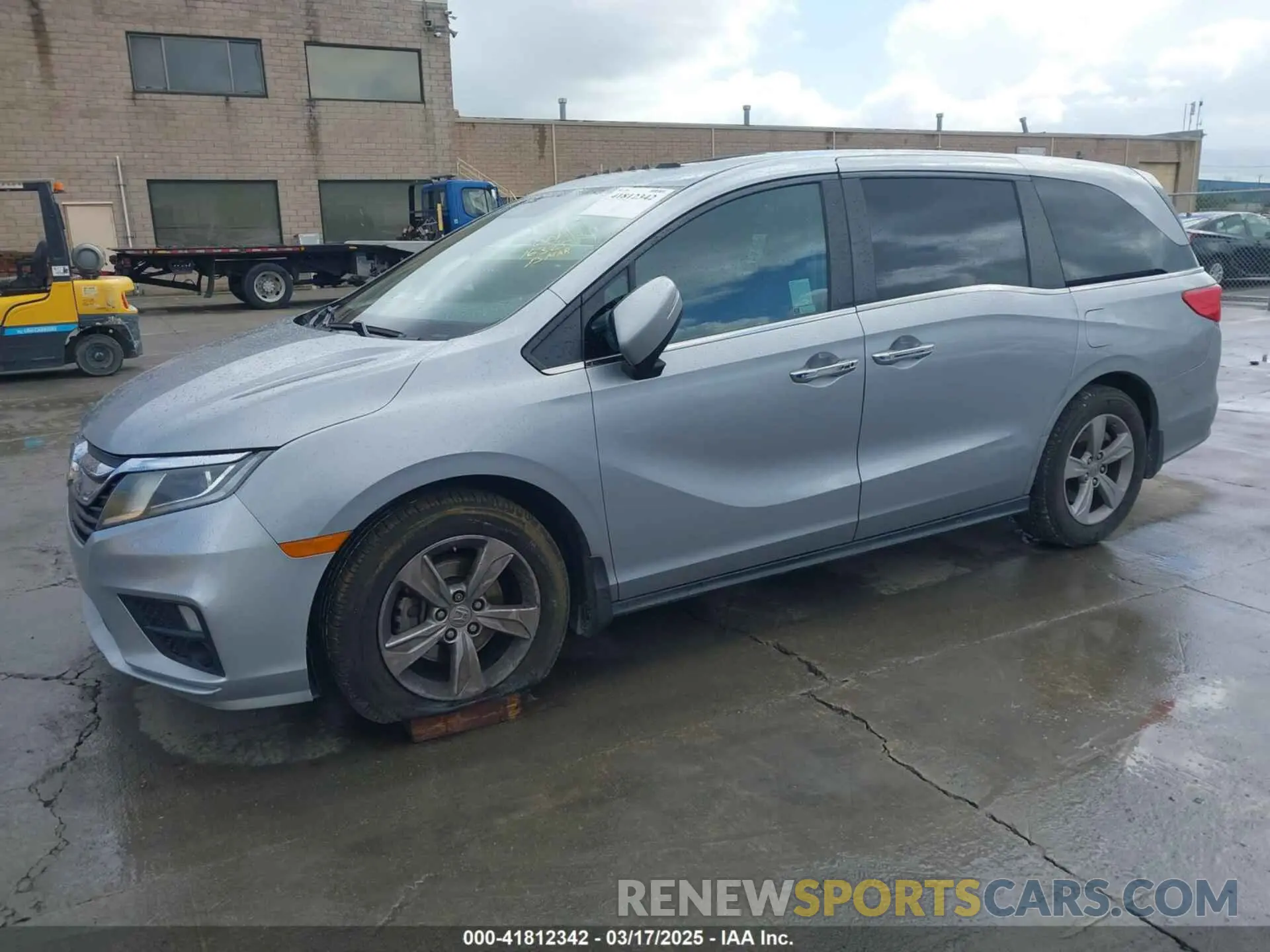 2 Photograph of a damaged car 5FNRL6H71KB043172 HONDA ODYSSEY 2019