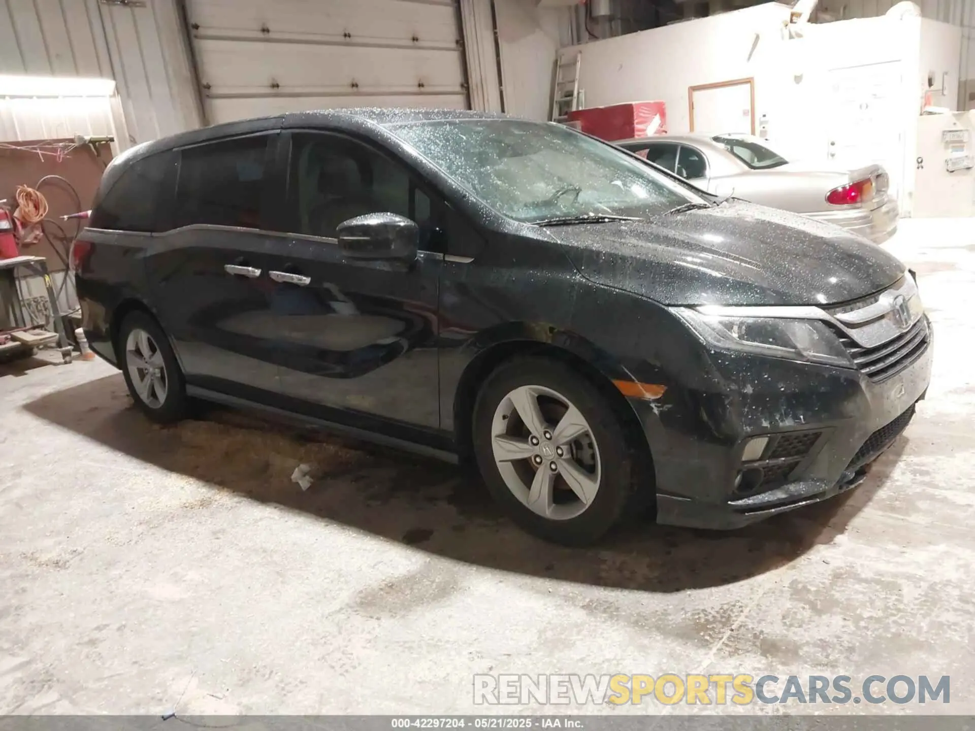 1 Photograph of a damaged car 5FNRL6H71KB044497 HONDA ODYSSEY 2019