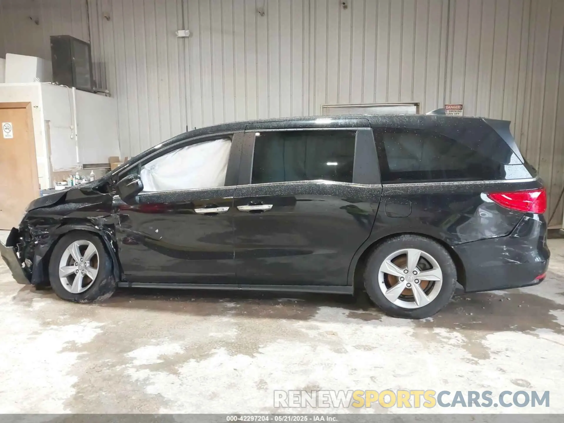 14 Photograph of a damaged car 5FNRL6H71KB044497 HONDA ODYSSEY 2019