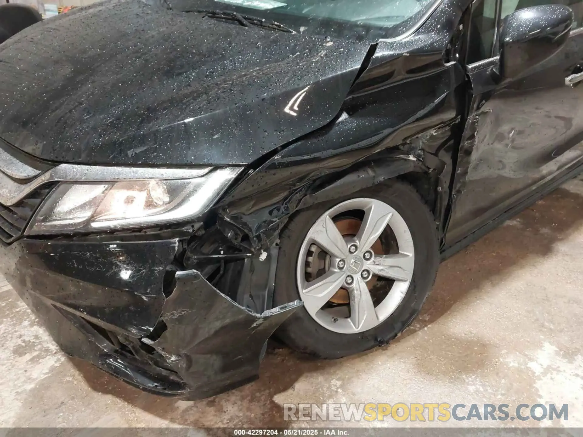 17 Photograph of a damaged car 5FNRL6H71KB044497 HONDA ODYSSEY 2019