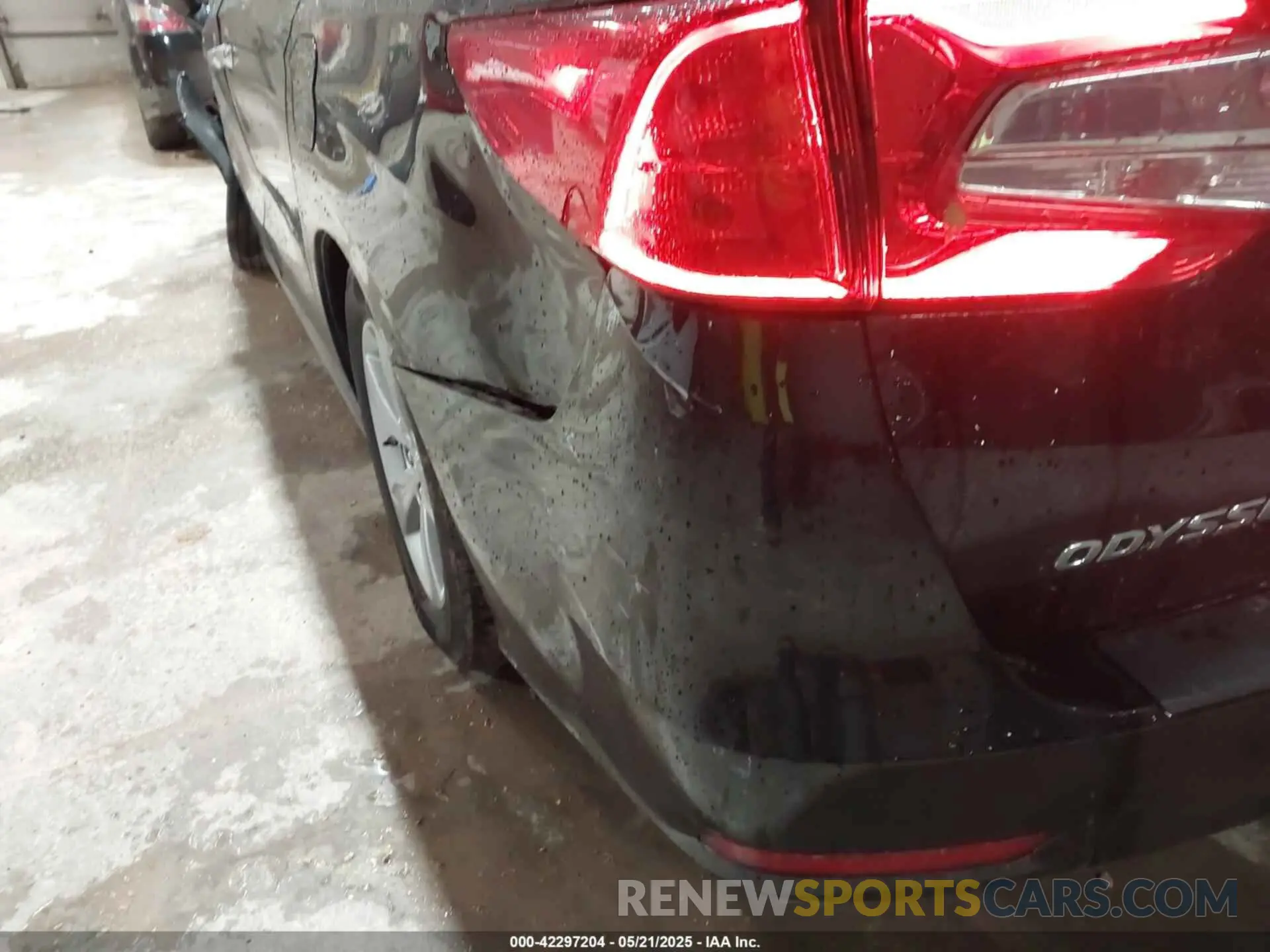 21 Photograph of a damaged car 5FNRL6H71KB044497 HONDA ODYSSEY 2019