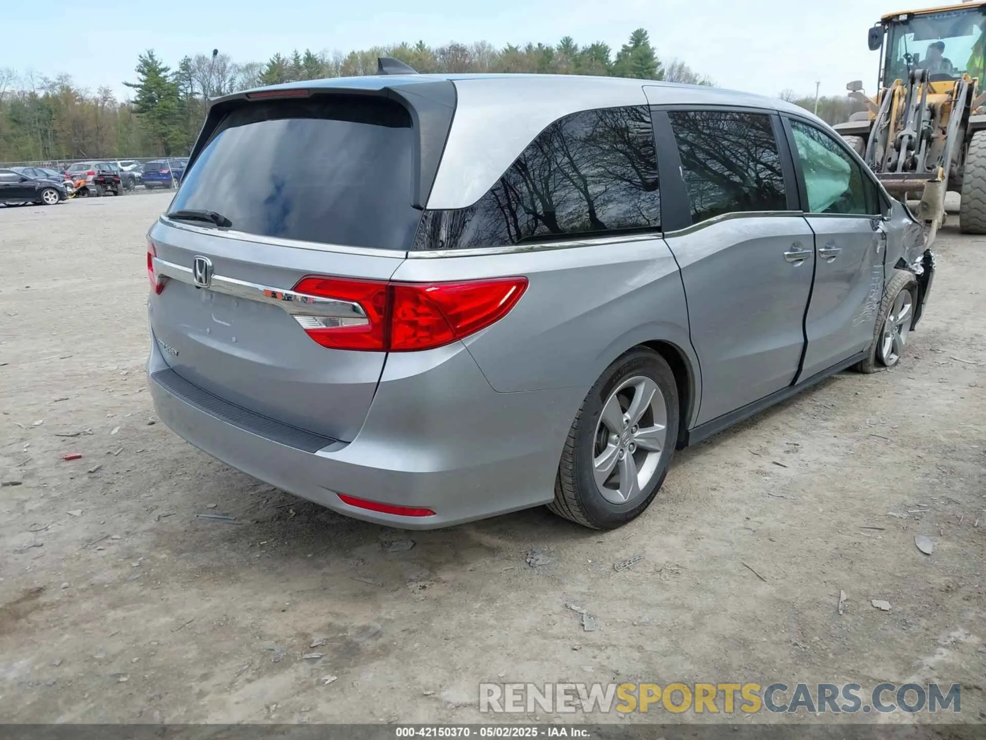 4 Photograph of a damaged car 5FNRL6H71KB049716 HONDA ODYSSEY 2019