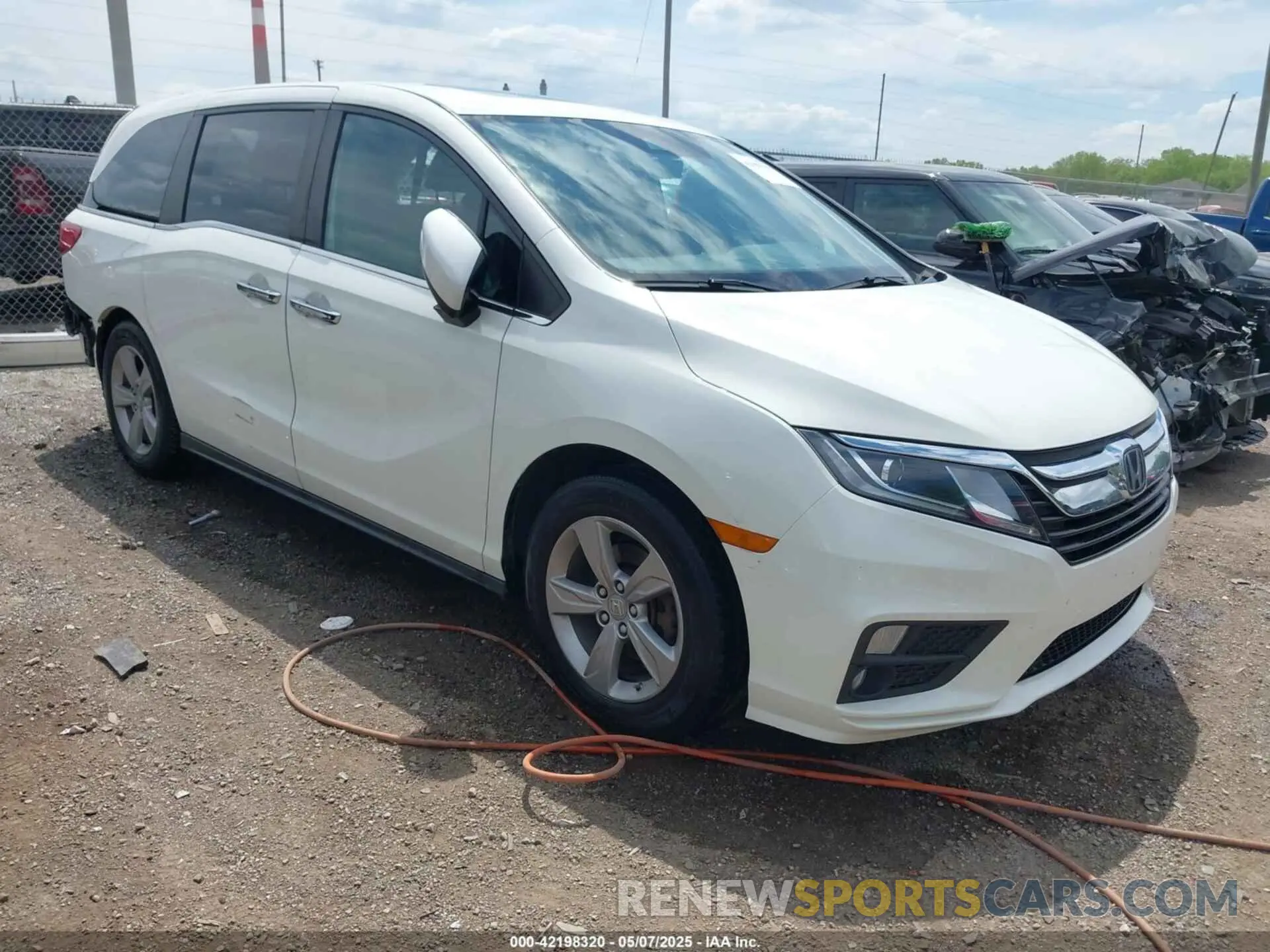 1 Photograph of a damaged car 5FNRL6H71KB081808 HONDA ODYSSEY 2019