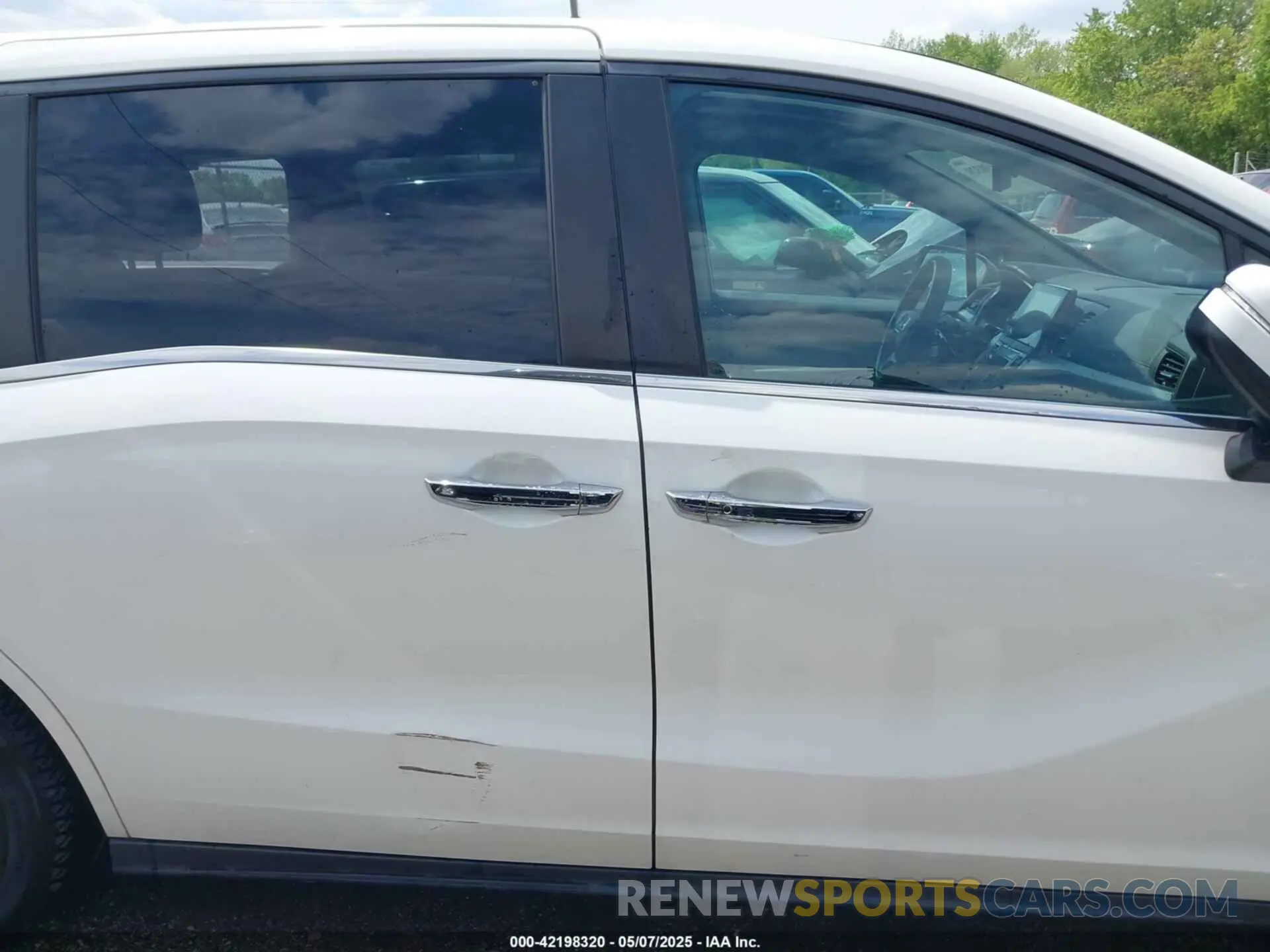 14 Photograph of a damaged car 5FNRL6H71KB081808 HONDA ODYSSEY 2019