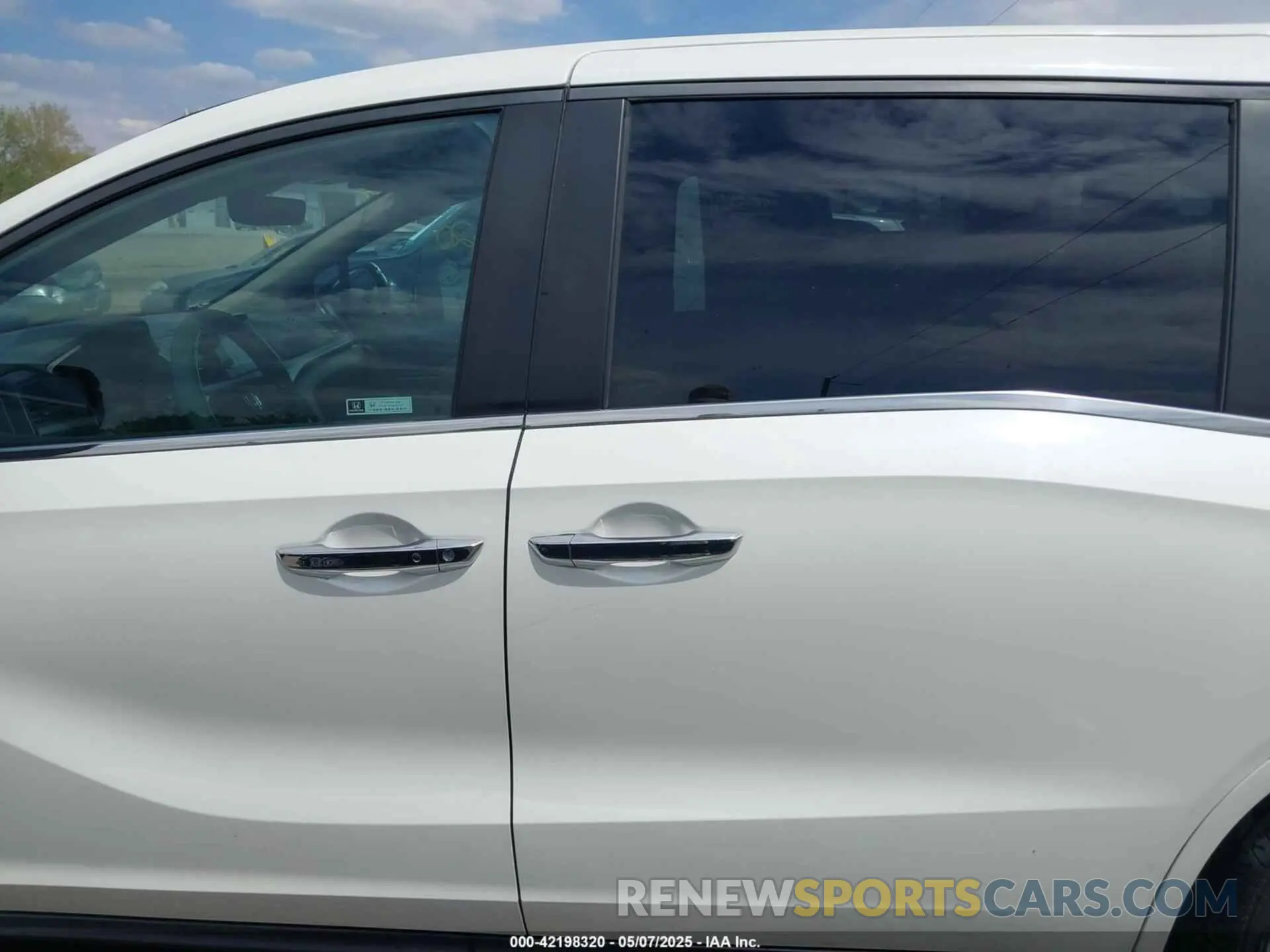 15 Photograph of a damaged car 5FNRL6H71KB081808 HONDA ODYSSEY 2019