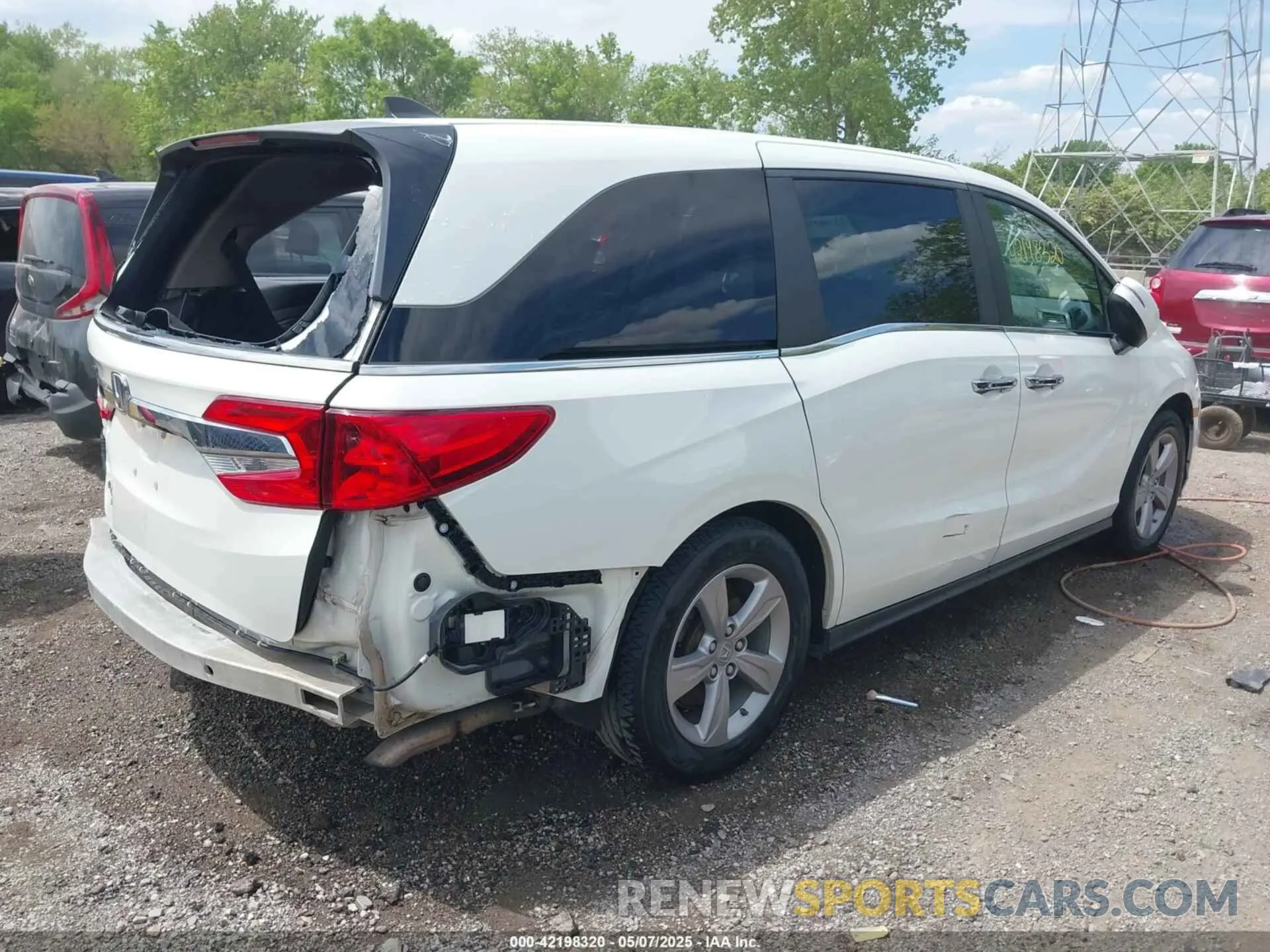 4 Photograph of a damaged car 5FNRL6H71KB081808 HONDA ODYSSEY 2019