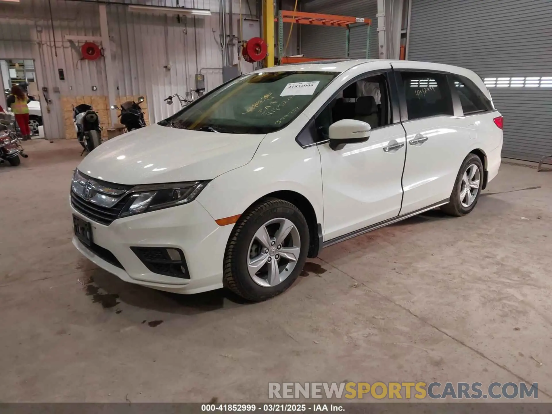 2 Photograph of a damaged car 5FNRL6H71KB095367 HONDA ODYSSEY 2019