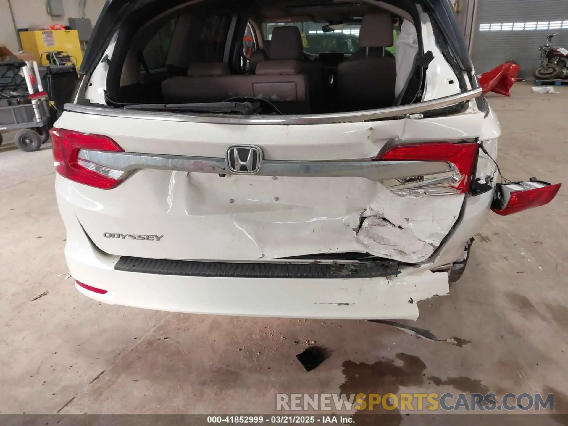 6 Photograph of a damaged car 5FNRL6H71KB095367 HONDA ODYSSEY 2019