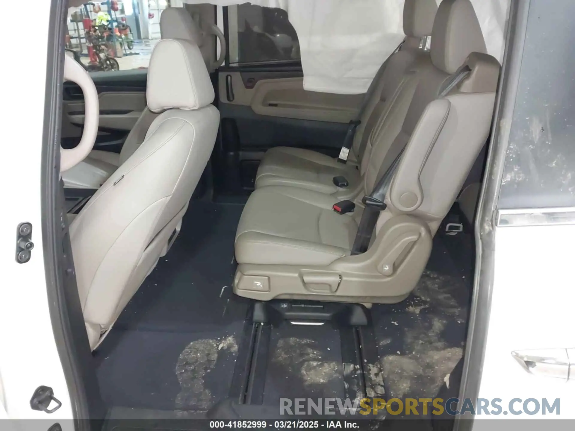 8 Photograph of a damaged car 5FNRL6H71KB095367 HONDA ODYSSEY 2019