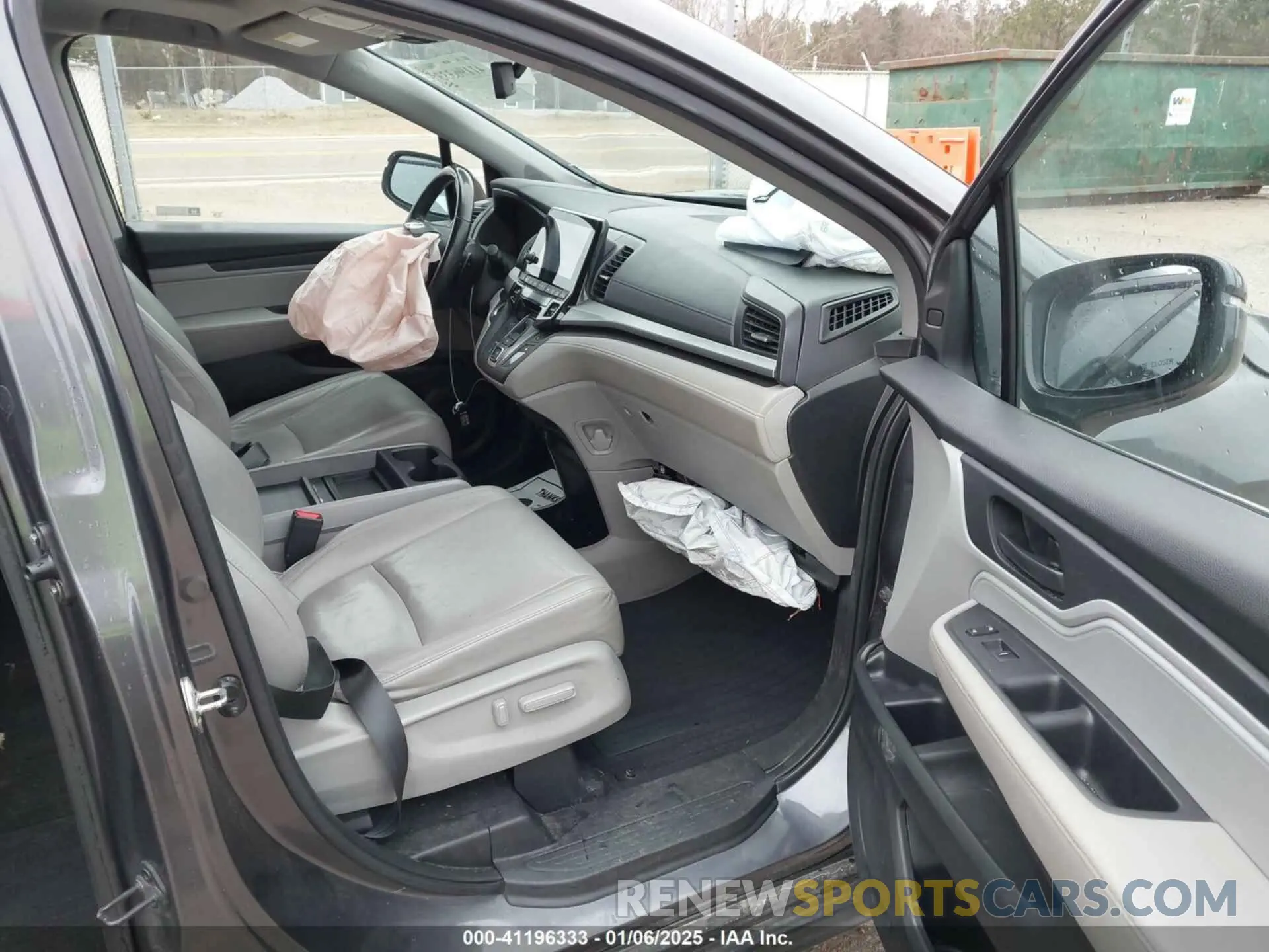 5 Photograph of a damaged car 5FNRL6H72KB078335 HONDA ODYSSEY 2019