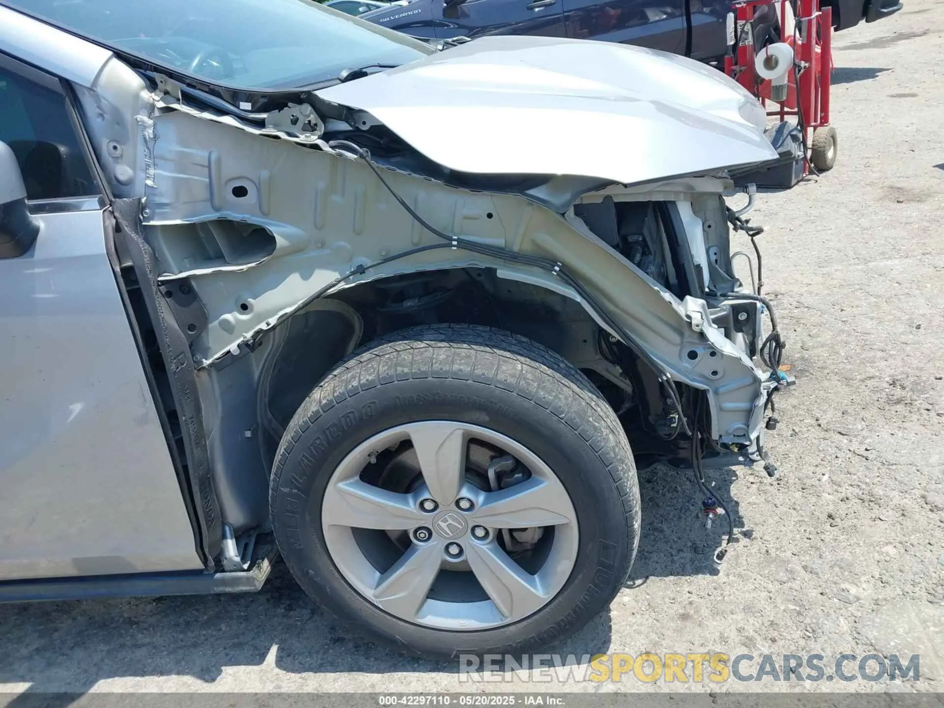 18 Photograph of a damaged car 5FNRL6H72KB083499 HONDA ODYSSEY 2019