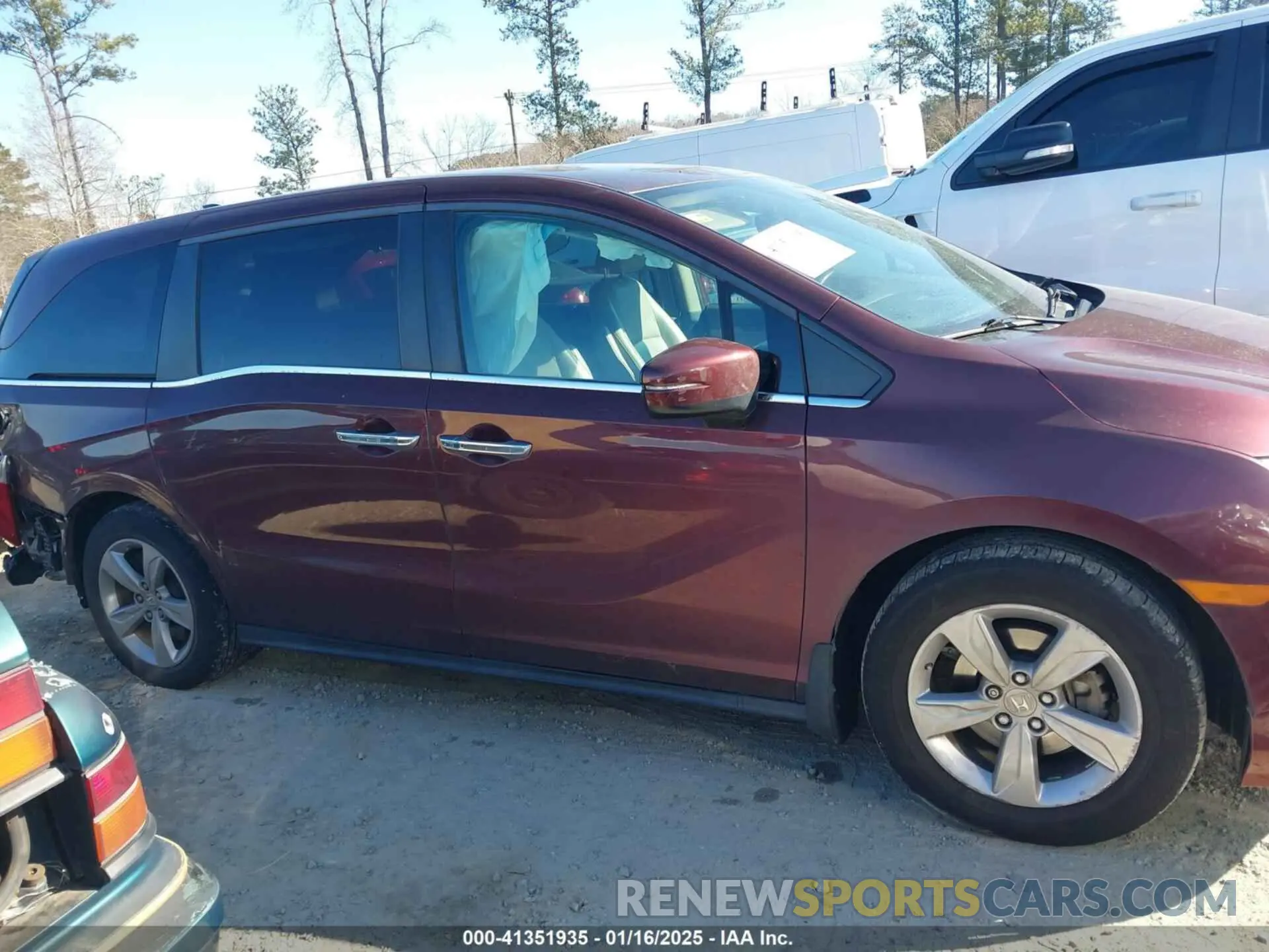 13 Photograph of a damaged car 5FNRL6H72KB125282 HONDA ODYSSEY 2019