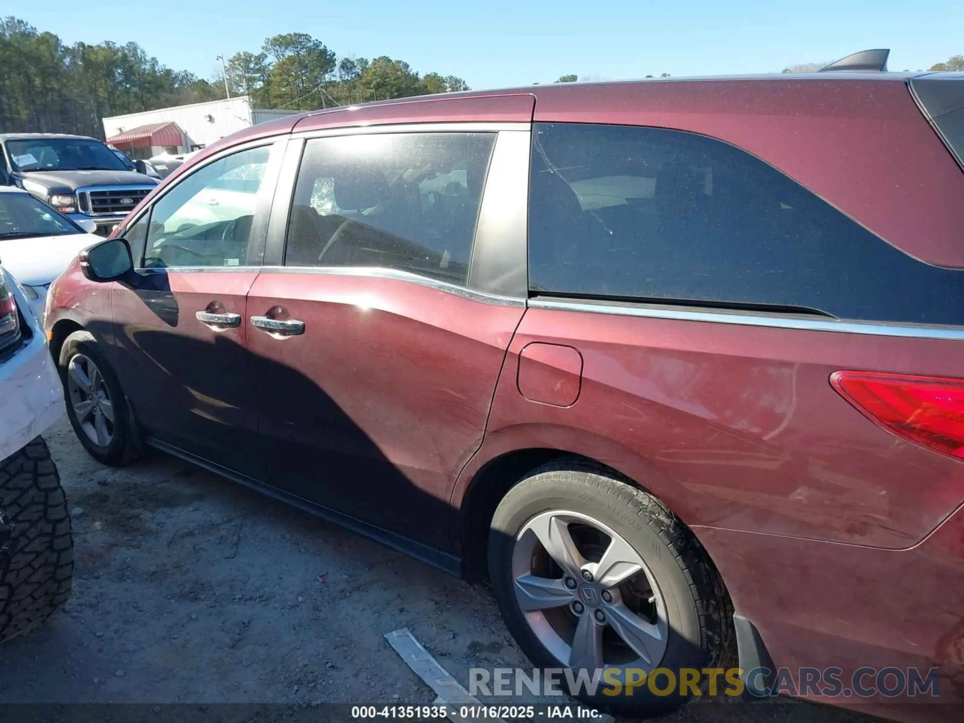 14 Photograph of a damaged car 5FNRL6H72KB125282 HONDA ODYSSEY 2019