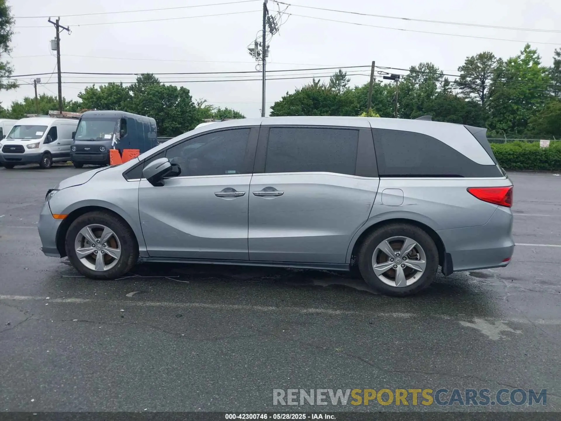 13 Photograph of a damaged car 5FNRL6H73KB001750 HONDA ODYSSEY 2019