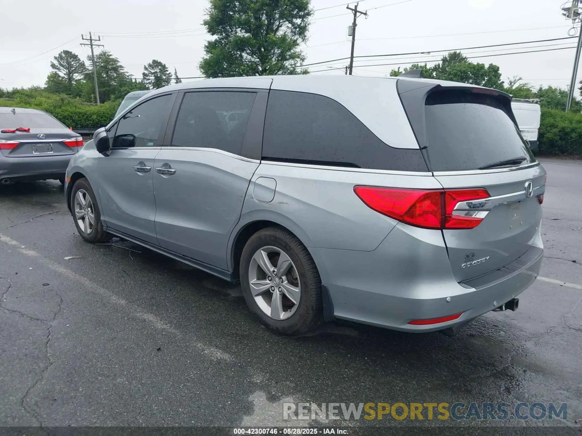 3 Photograph of a damaged car 5FNRL6H73KB001750 HONDA ODYSSEY 2019