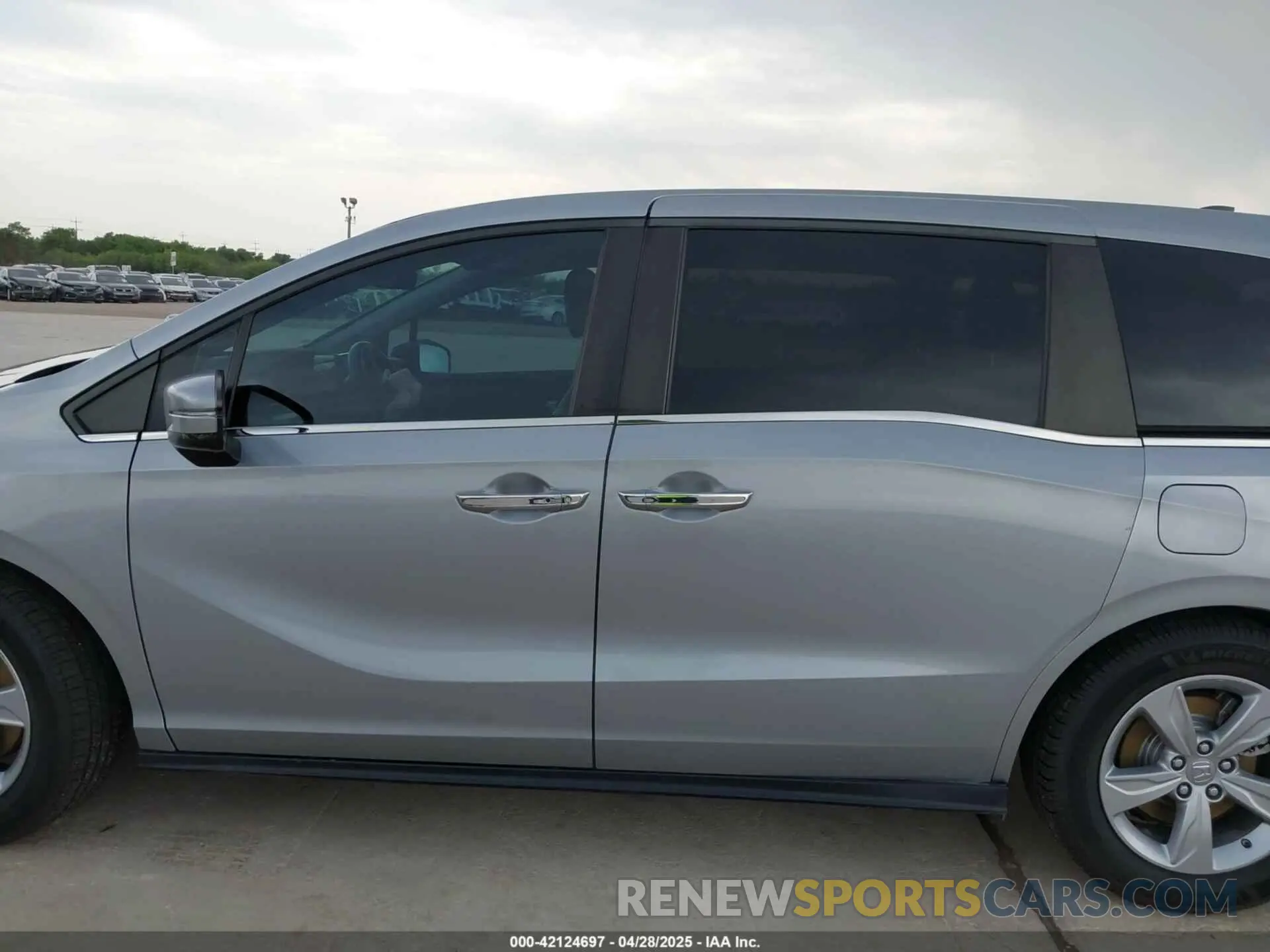 14 Photograph of a damaged car 5FNRL6H73KB130068 HONDA ODYSSEY 2019