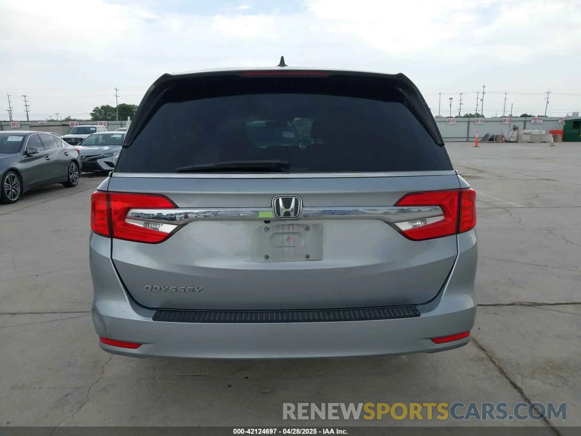 16 Photograph of a damaged car 5FNRL6H73KB130068 HONDA ODYSSEY 2019