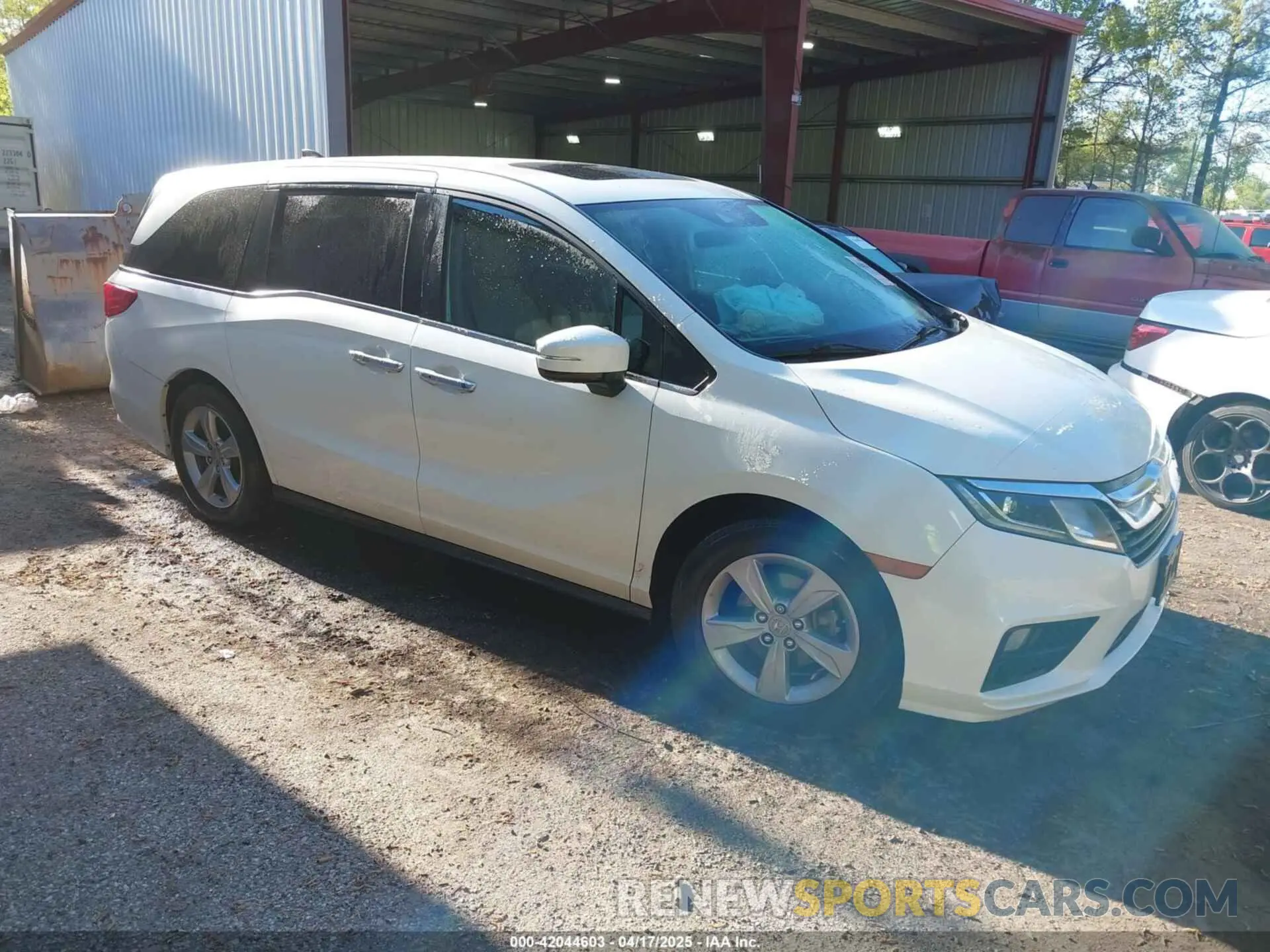 1 Photograph of a damaged car 5FNRL6H74KB015835 HONDA ODYSSEY 2019