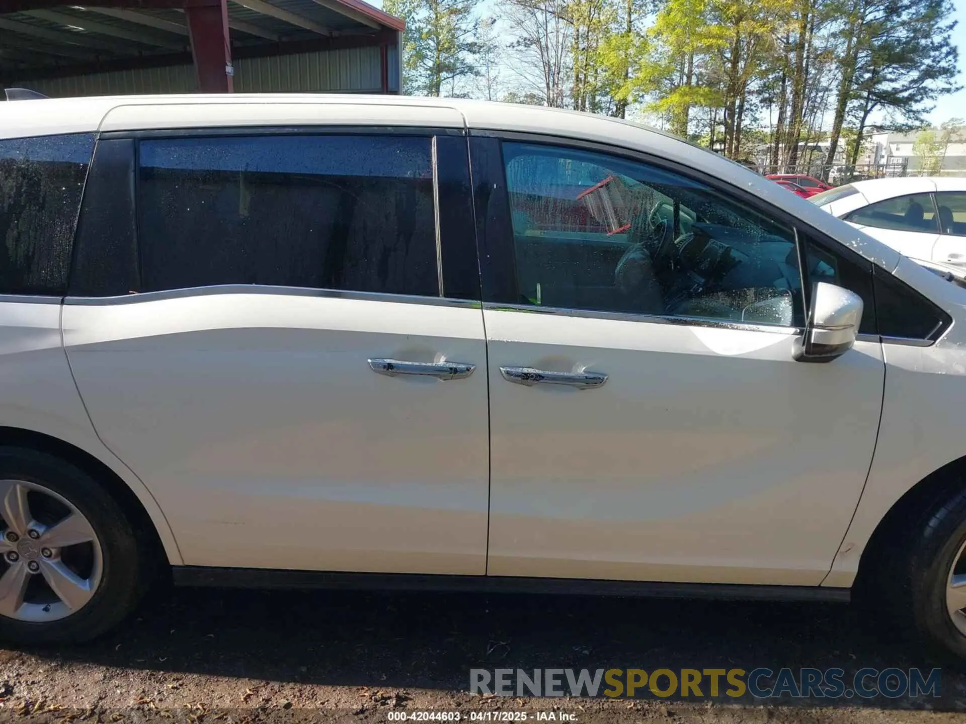 13 Photograph of a damaged car 5FNRL6H74KB015835 HONDA ODYSSEY 2019