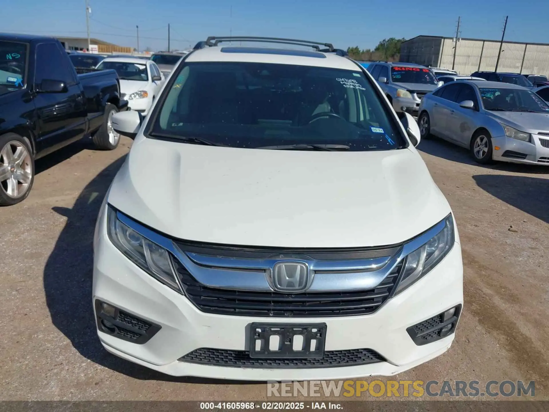 11 Photograph of a damaged car 5FNRL6H74KB047698 HONDA ODYSSEY 2019