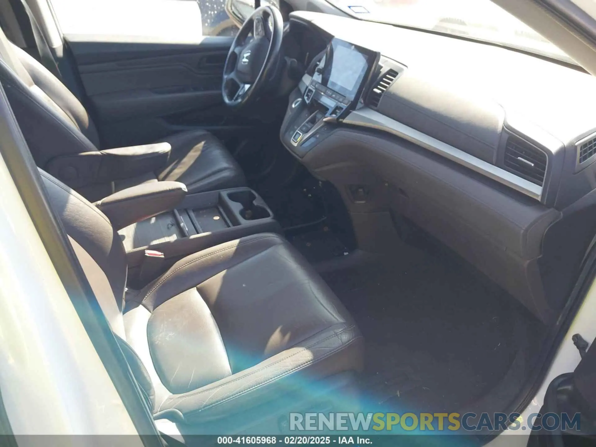 5 Photograph of a damaged car 5FNRL6H74KB047698 HONDA ODYSSEY 2019