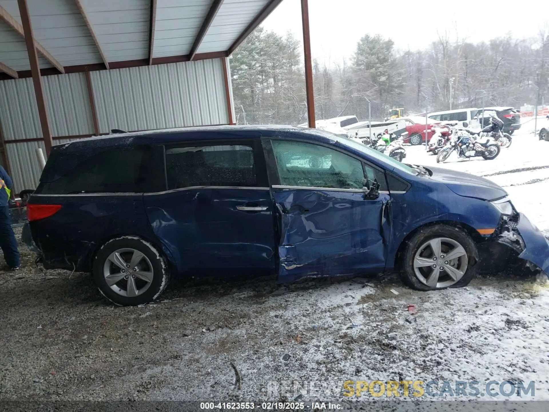 13 Photograph of a damaged car 5FNRL6H74KB073220 HONDA ODYSSEY 2019