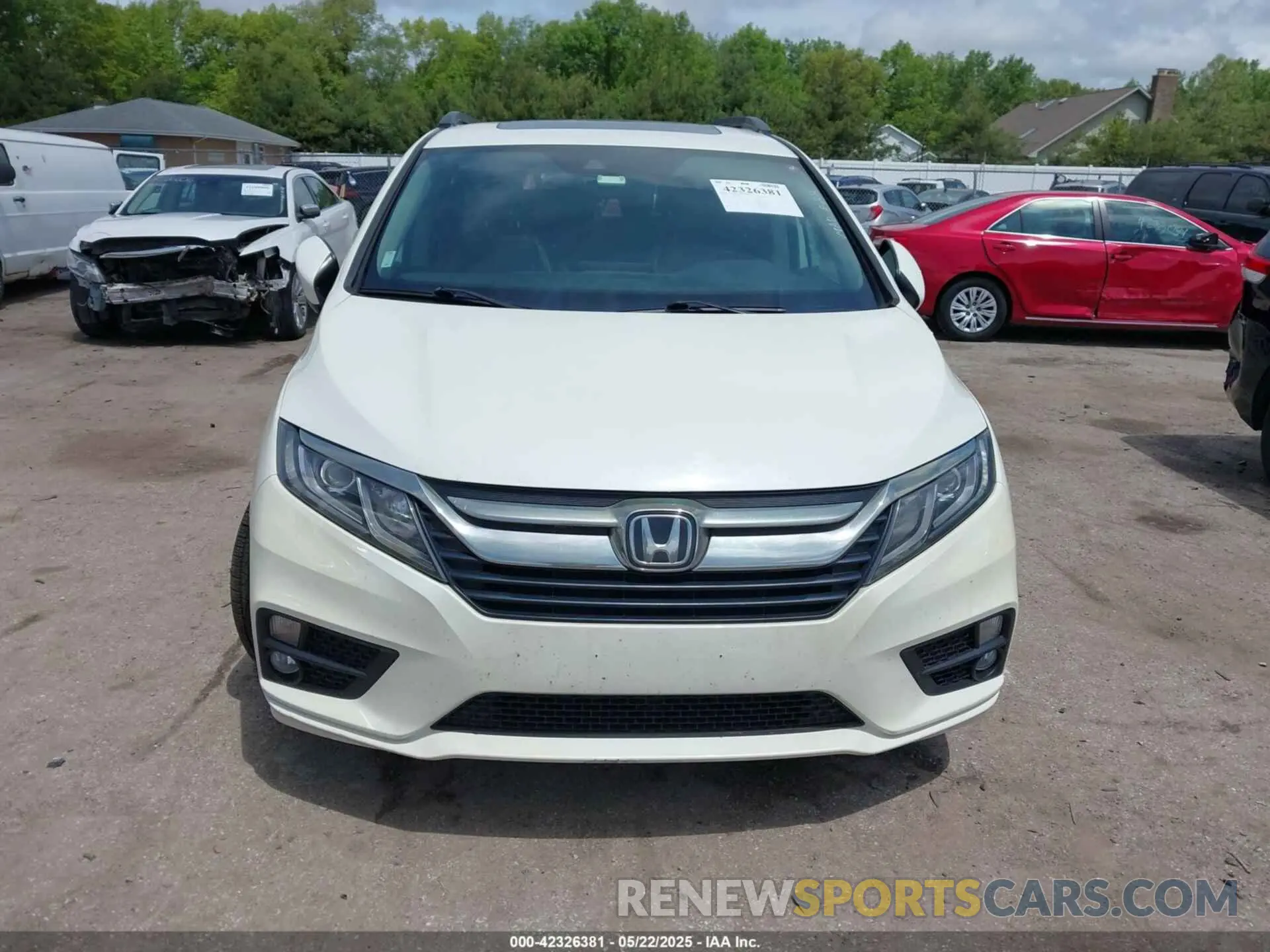 12 Photograph of a damaged car 5FNRL6H74KB097436 HONDA ODYSSEY 2019