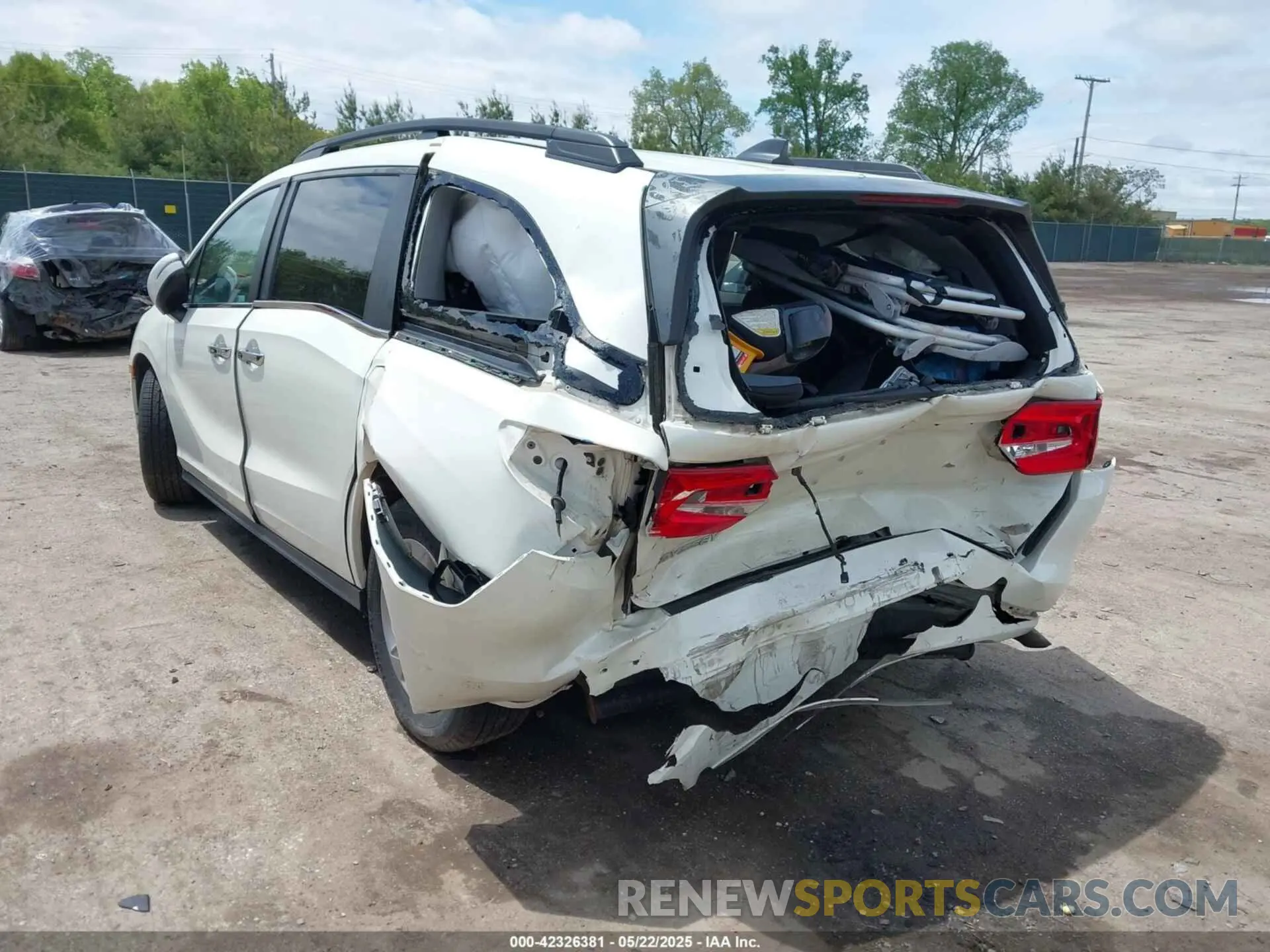 6 Photograph of a damaged car 5FNRL6H74KB097436 HONDA ODYSSEY 2019