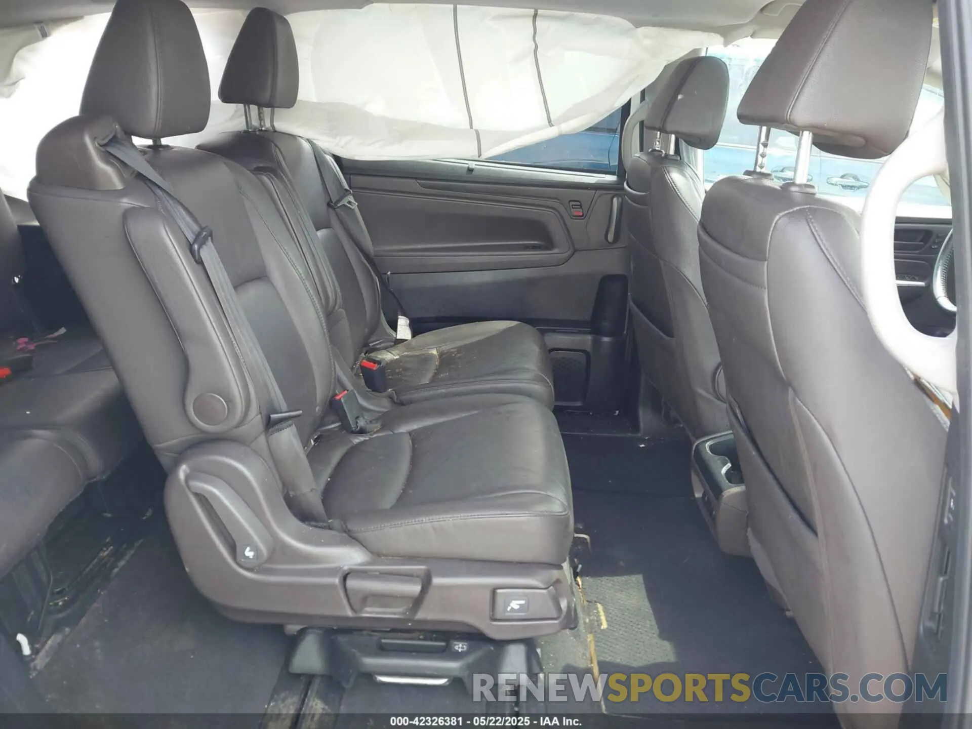 8 Photograph of a damaged car 5FNRL6H74KB097436 HONDA ODYSSEY 2019