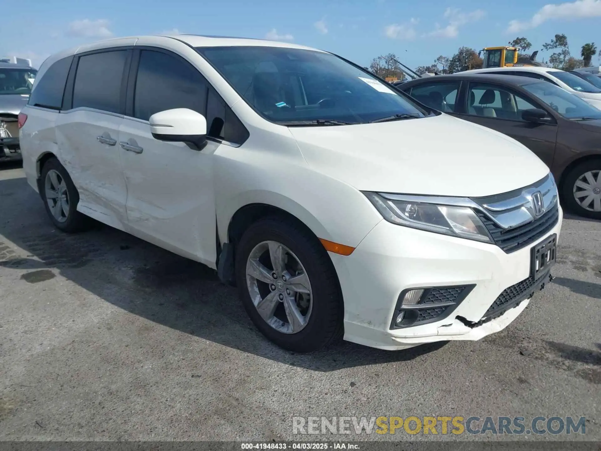 1 Photograph of a damaged car 5FNRL6H74KB103686 HONDA ODYSSEY 2019