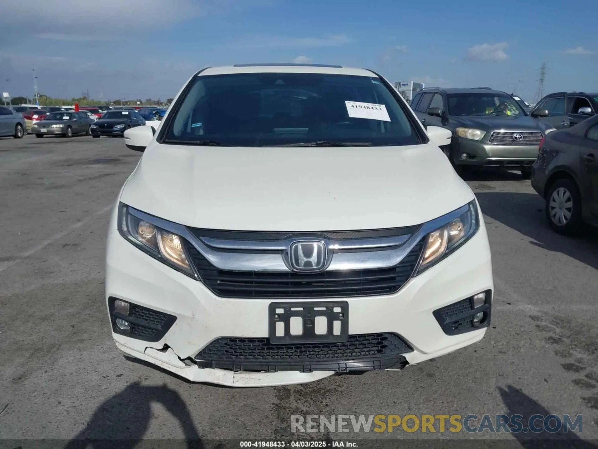 12 Photograph of a damaged car 5FNRL6H74KB103686 HONDA ODYSSEY 2019