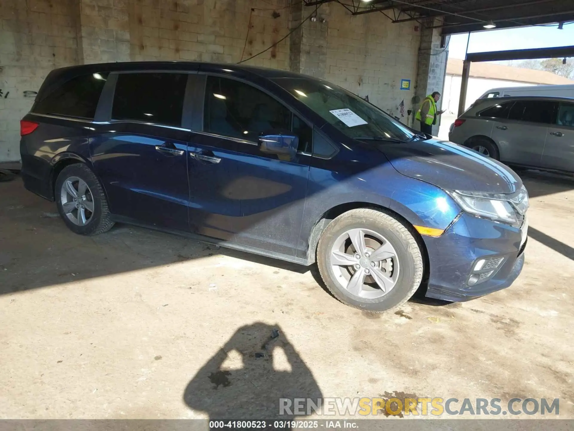1 Photograph of a damaged car 5FNRL6H74KB126773 HONDA ODYSSEY 2019