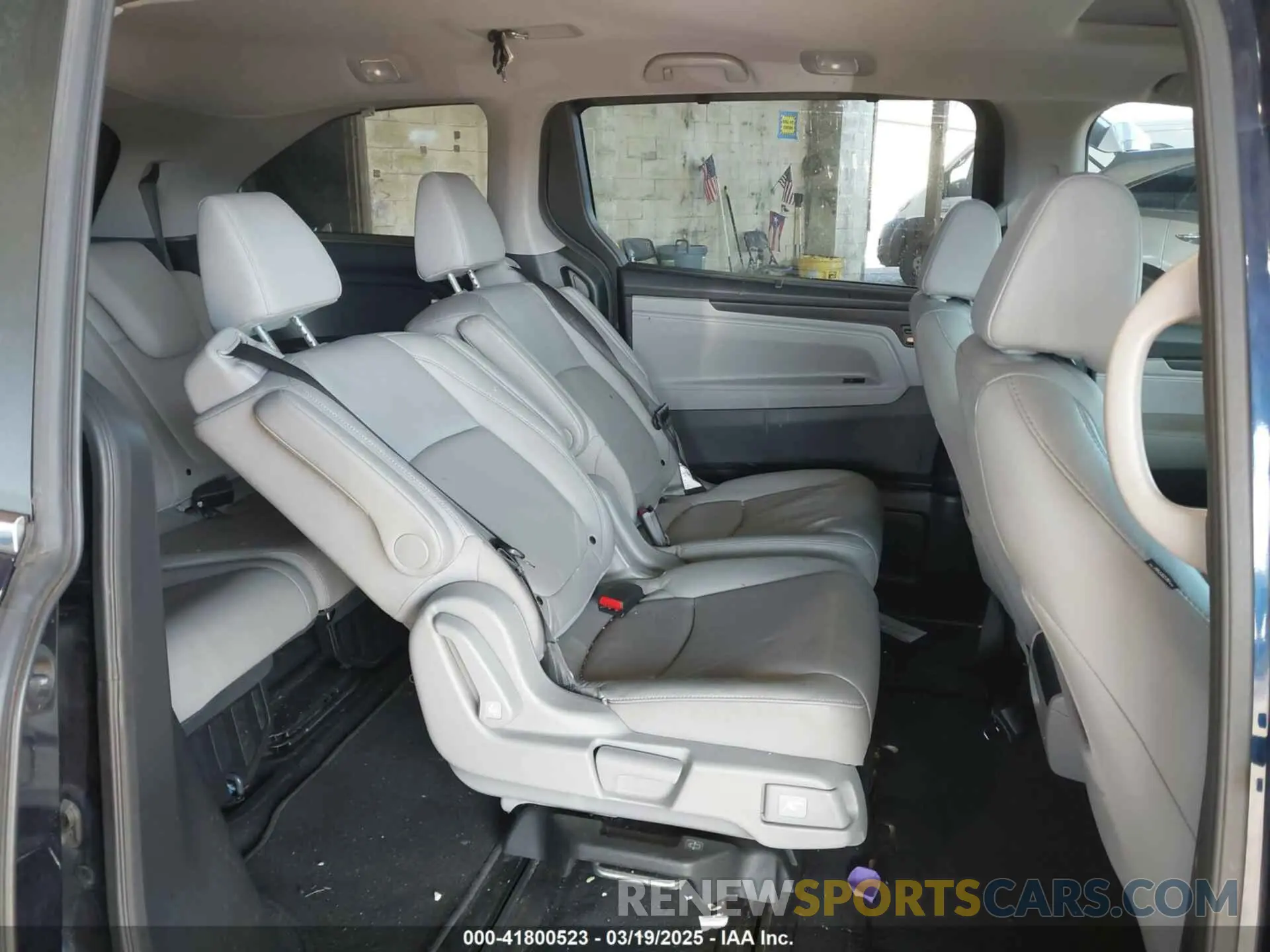 8 Photograph of a damaged car 5FNRL6H74KB126773 HONDA ODYSSEY 2019