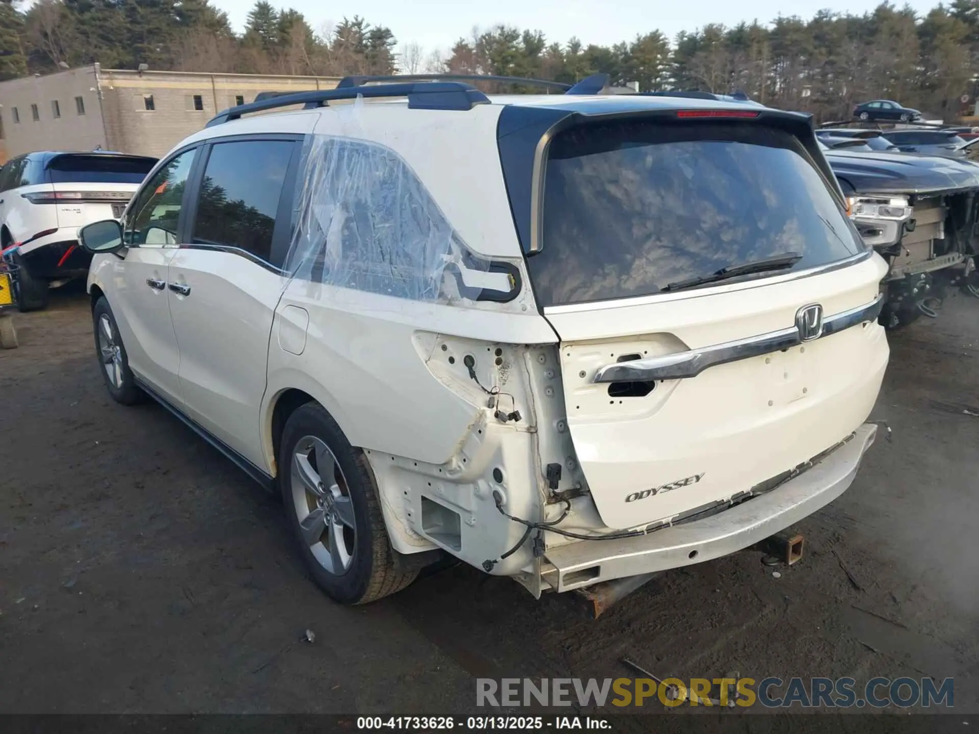 15 Photograph of a damaged car 5FNRL6H75KB019232 HONDA ODYSSEY 2019